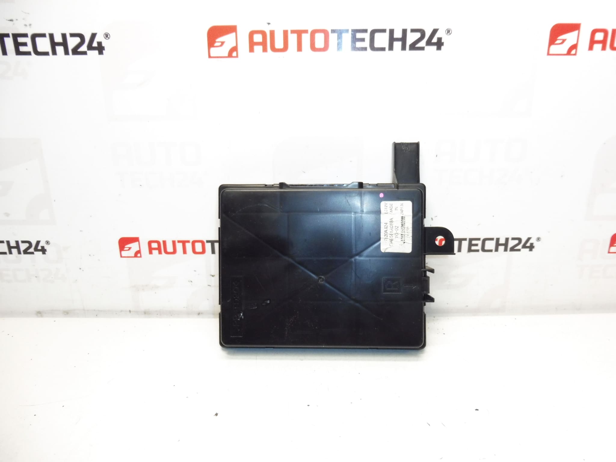 Calculateur Citroën Peugeot 7820A404 1606379880