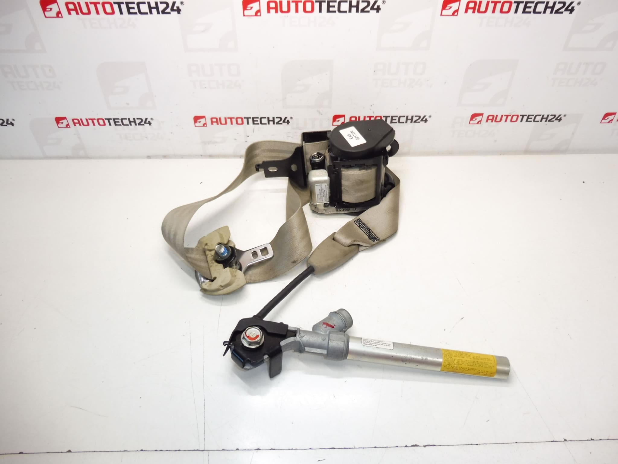 Ceinture de sécurité conducteur Citroën Peugeot 6091404 8975L8
