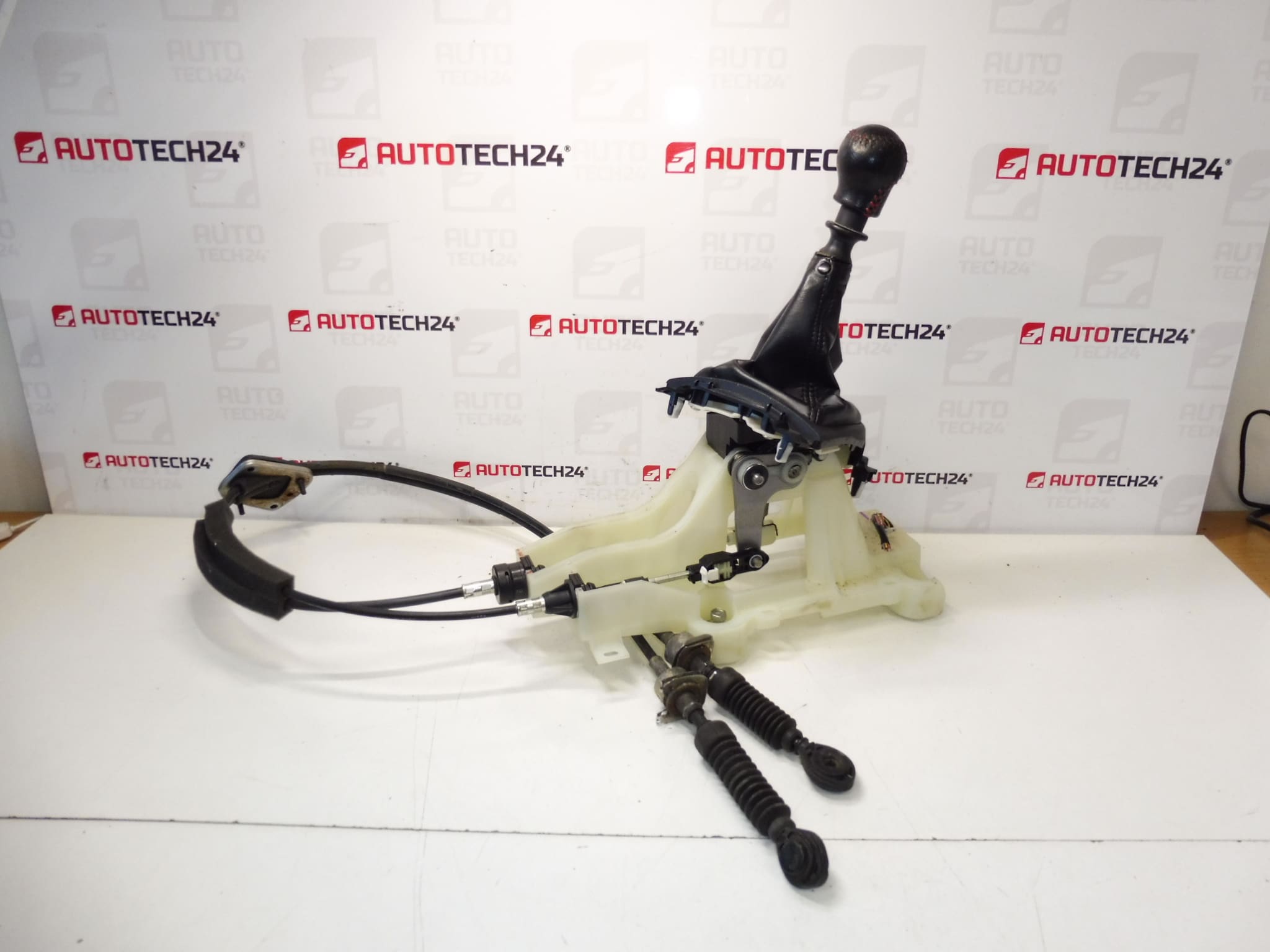 Téléphériques avec jeu de vitesses Citroën Peugeot 2400FS 2444G