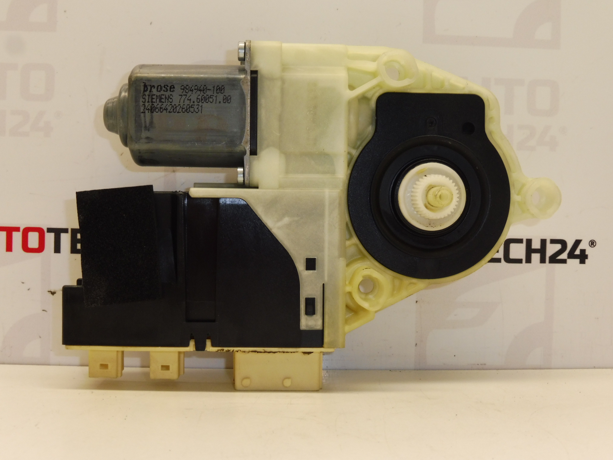 Moteur de vitre passager Citroën C4 9647441780 9222R4