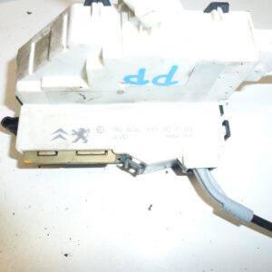 Serrure de porte avant droite Citroën C4 9660699780 9136R8