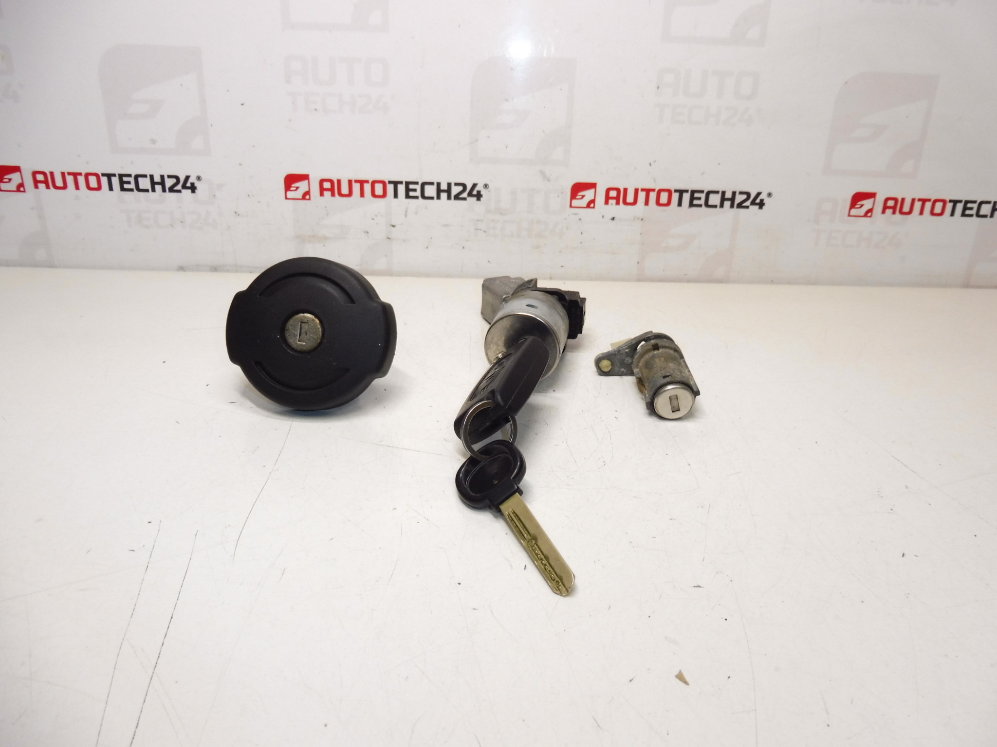 Kit de serrures avec 1 clé pour Peugeot 307 - 4162JC / 4162KG