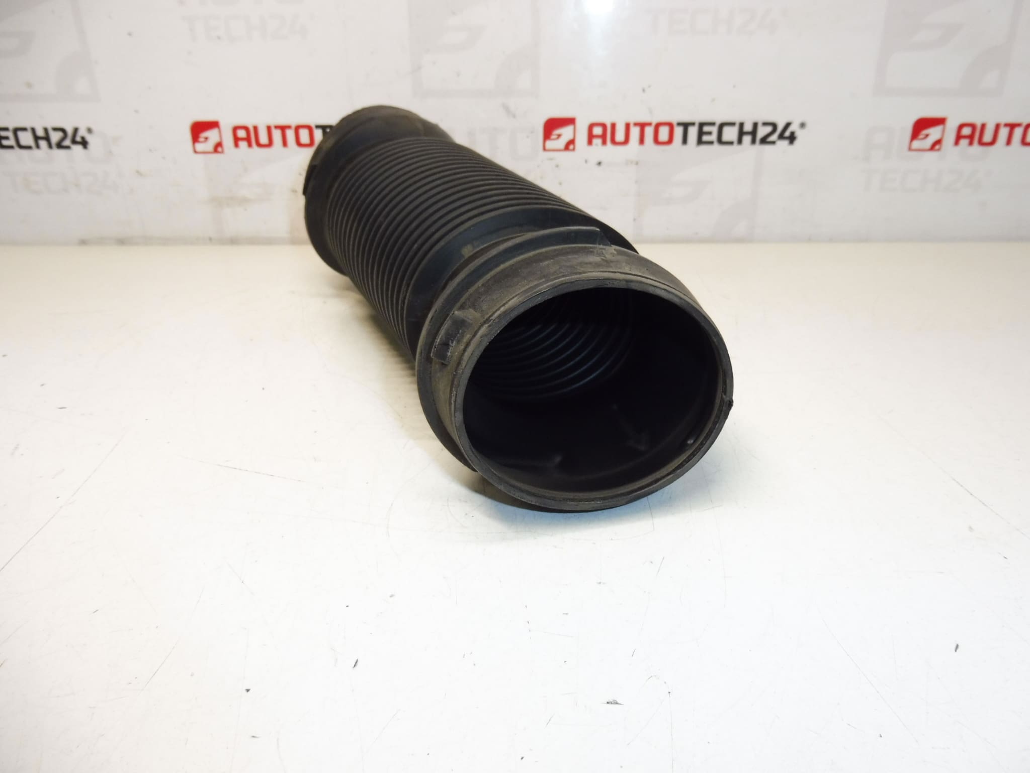 Buse d'admission d'air 1.4 VTI 70 kW 8FS Citroën Peugeot 9684577280 1436R0 – Image 2