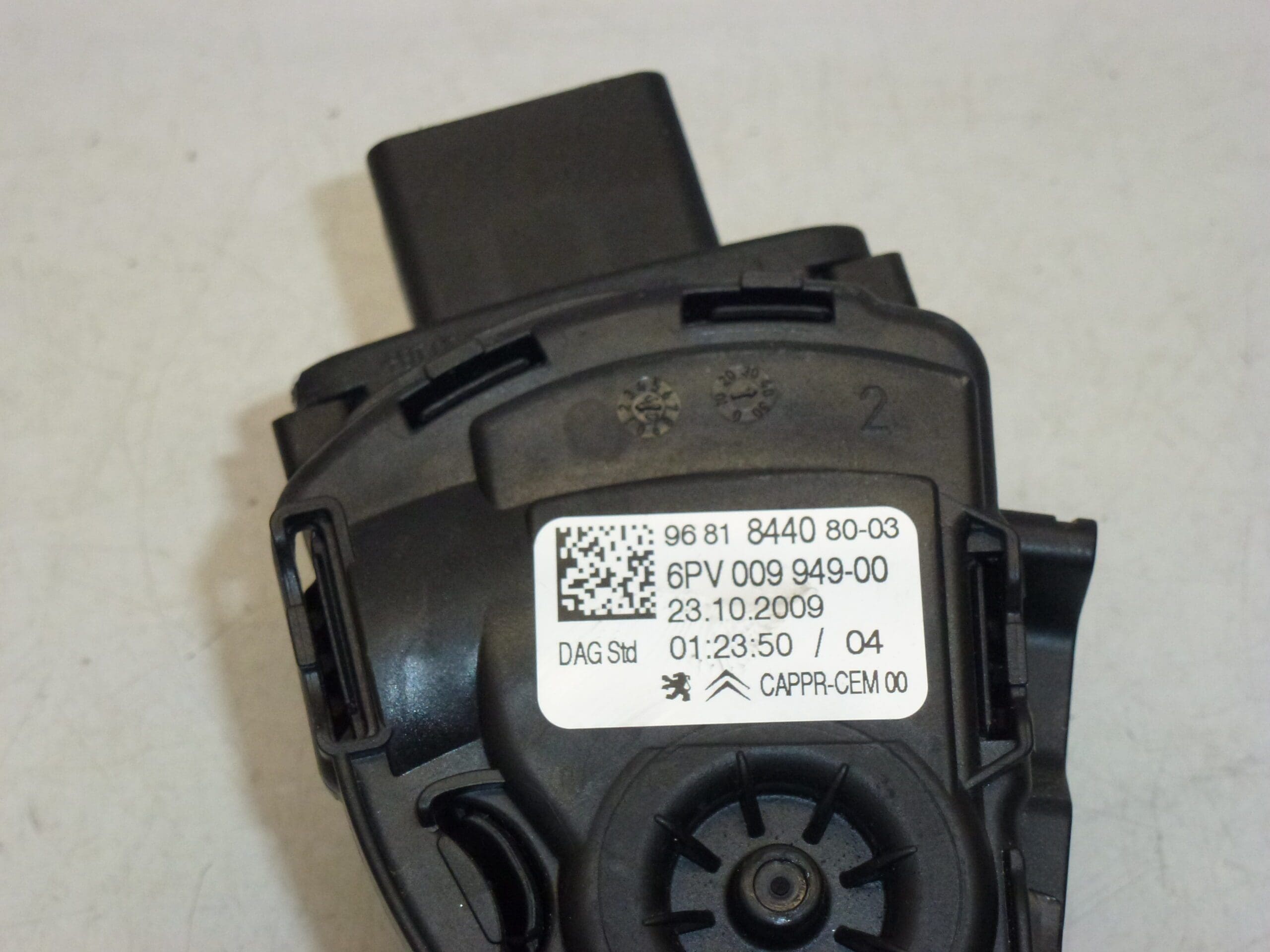 Pédale d'accélérateur HELLA 9681844080 1601Z6 – Image 2