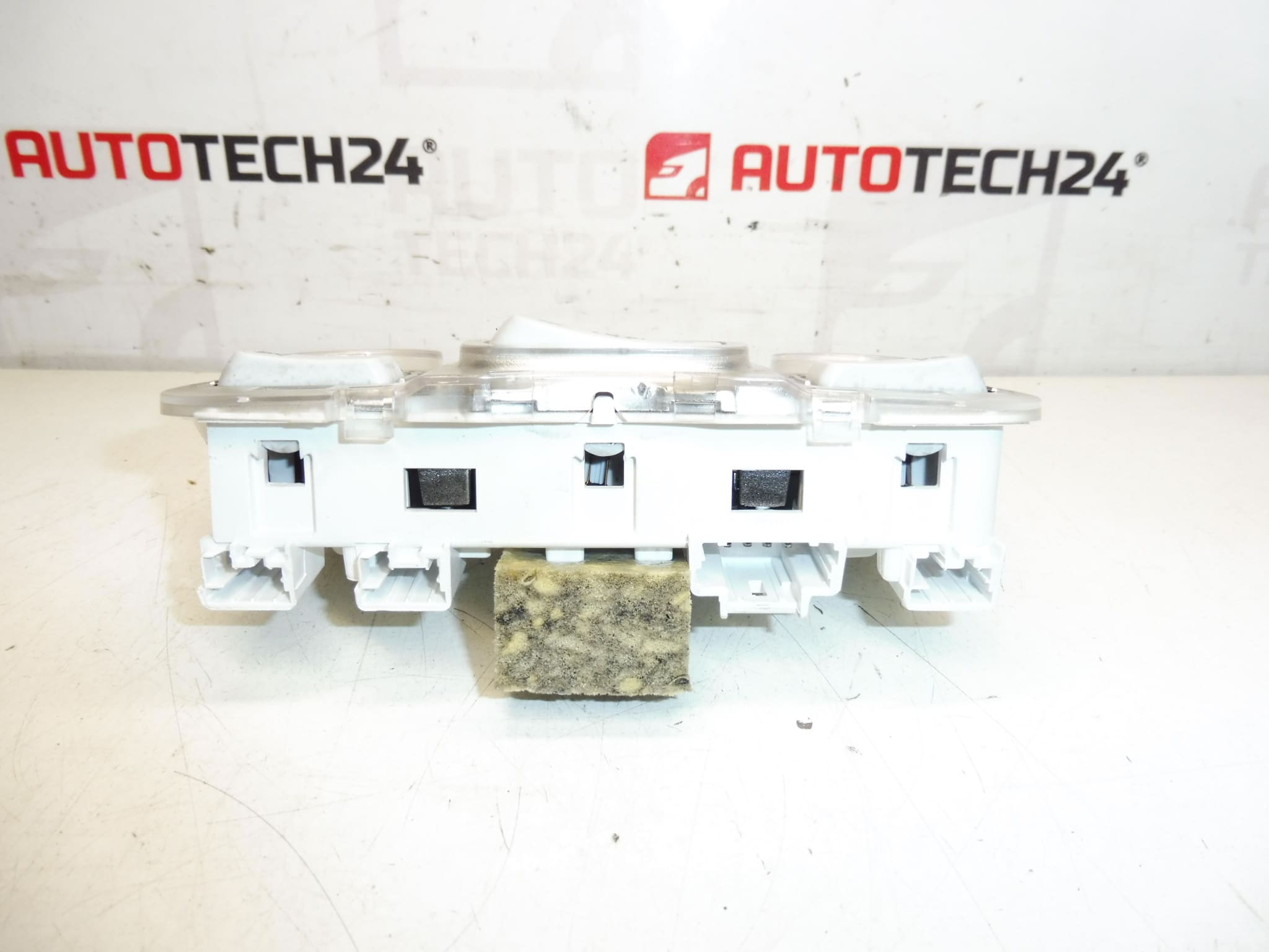 Éclairage intérieur Citroën Peugeot 96781445PR – Image 2