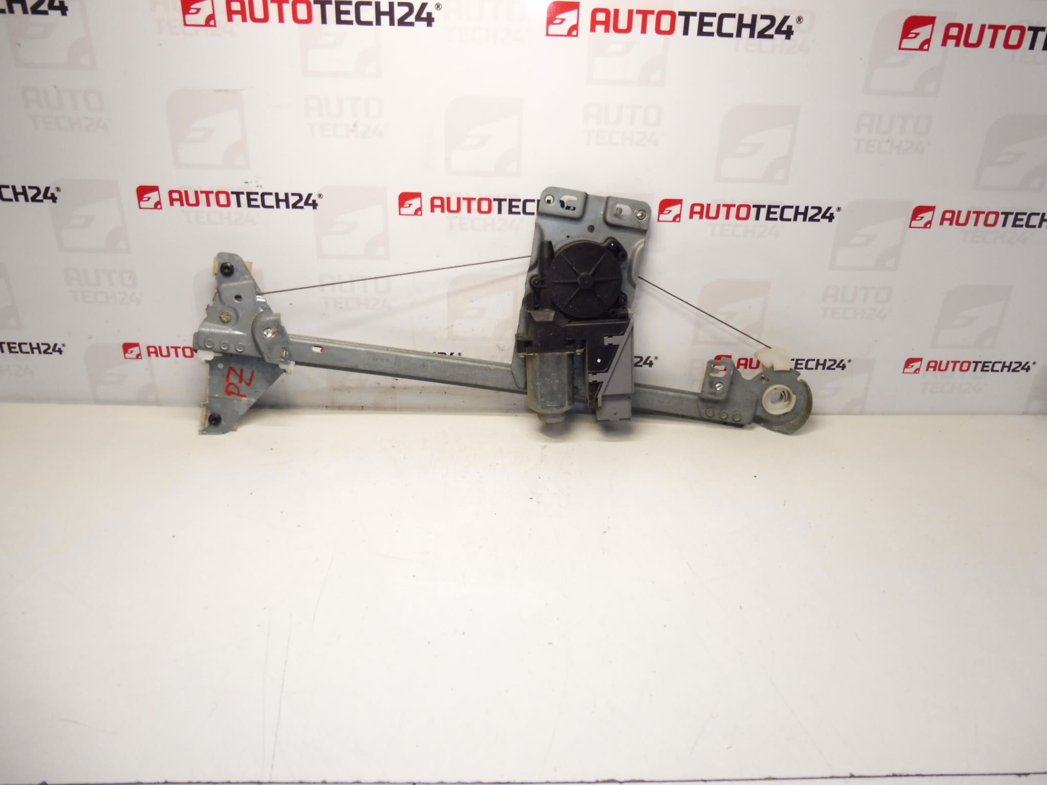 Télécharger Lunette arrière droite Peugeot 307 9224A4