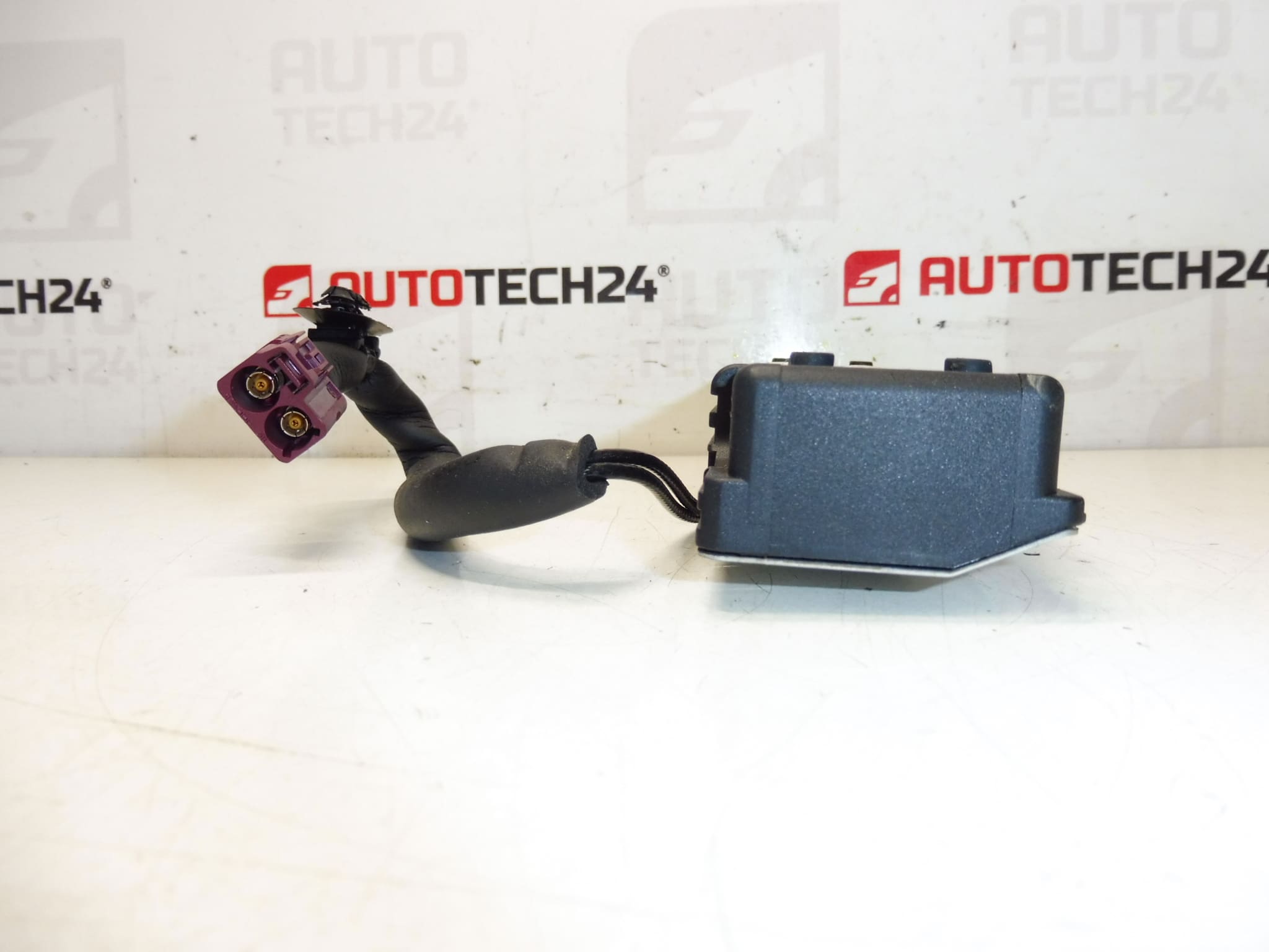 Antenne Pare-Brise Peugeot 407 9661102880 6561LG – Image 2