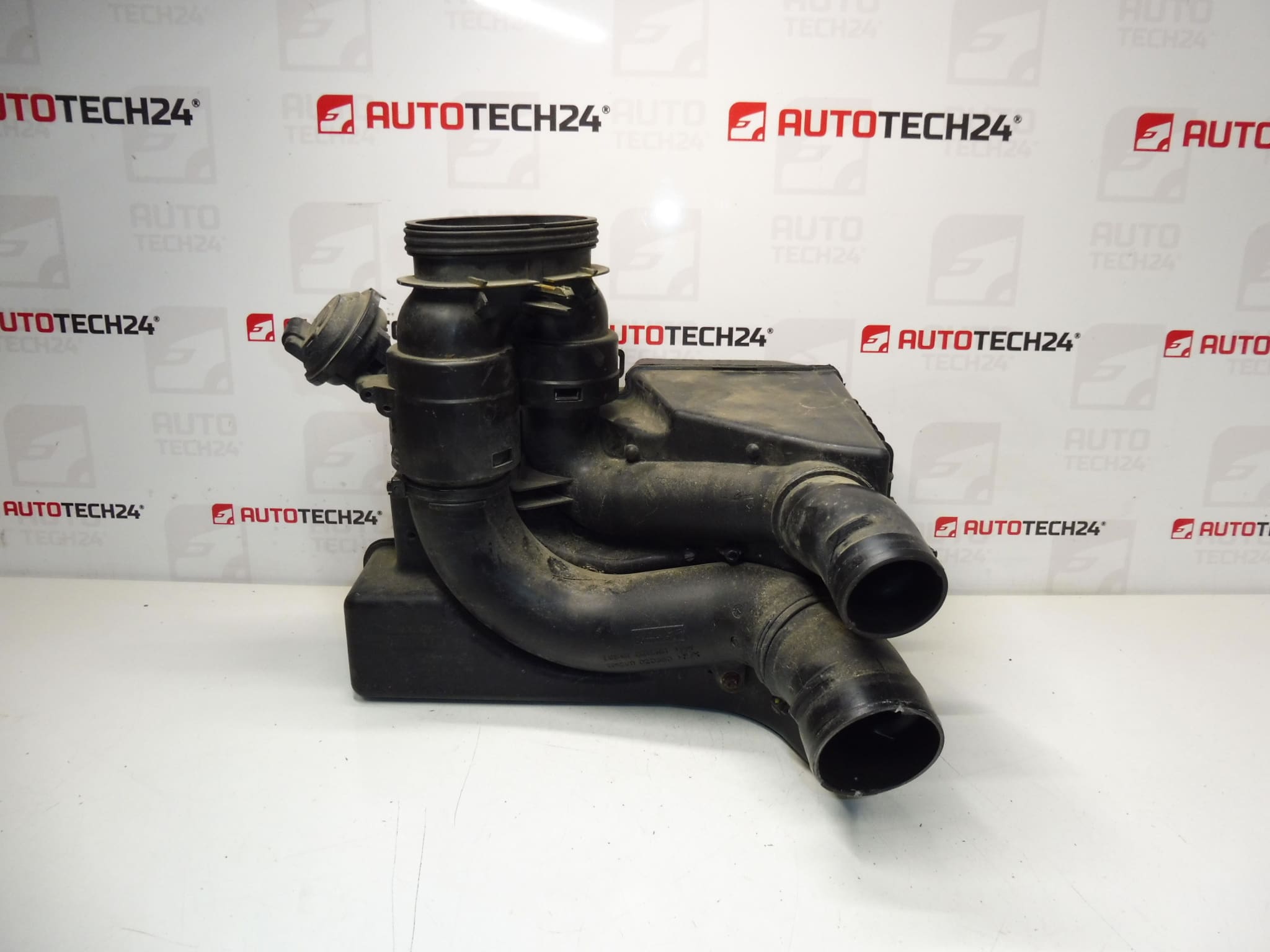 Boitier filtre Citroën Peugeot 2.0 i 9643586380 9646189680
