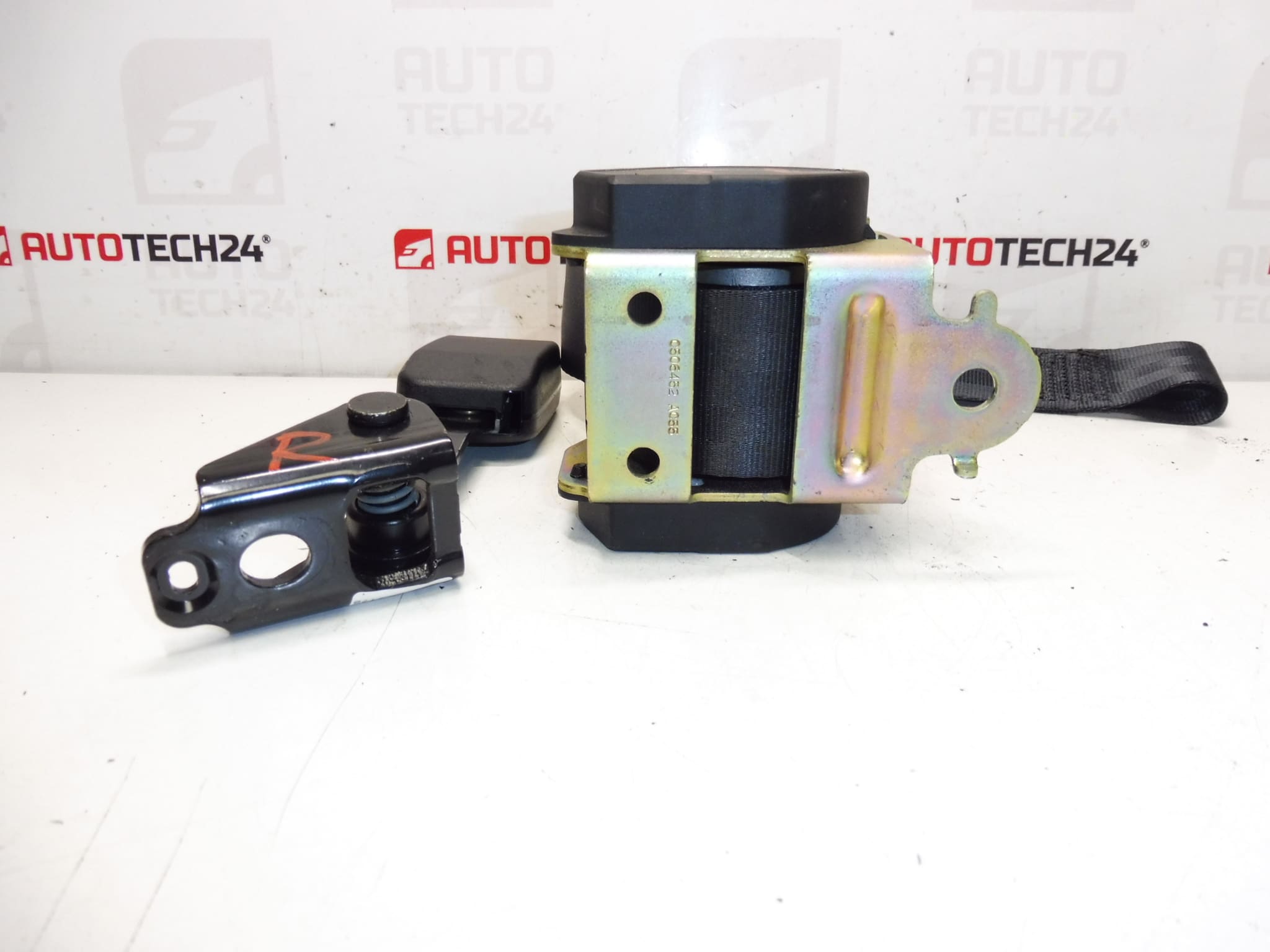Ceinture de sécurité arrière droite Peugeot 307 CC 8974JY – Image 2