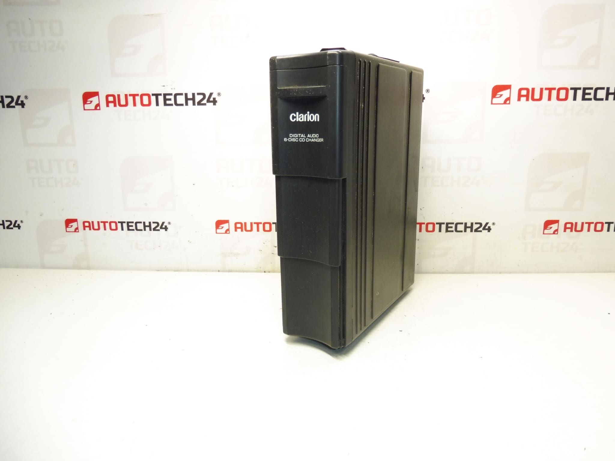 Changeur CD Clarion Citroën Peugeot 9647427980 6564E1