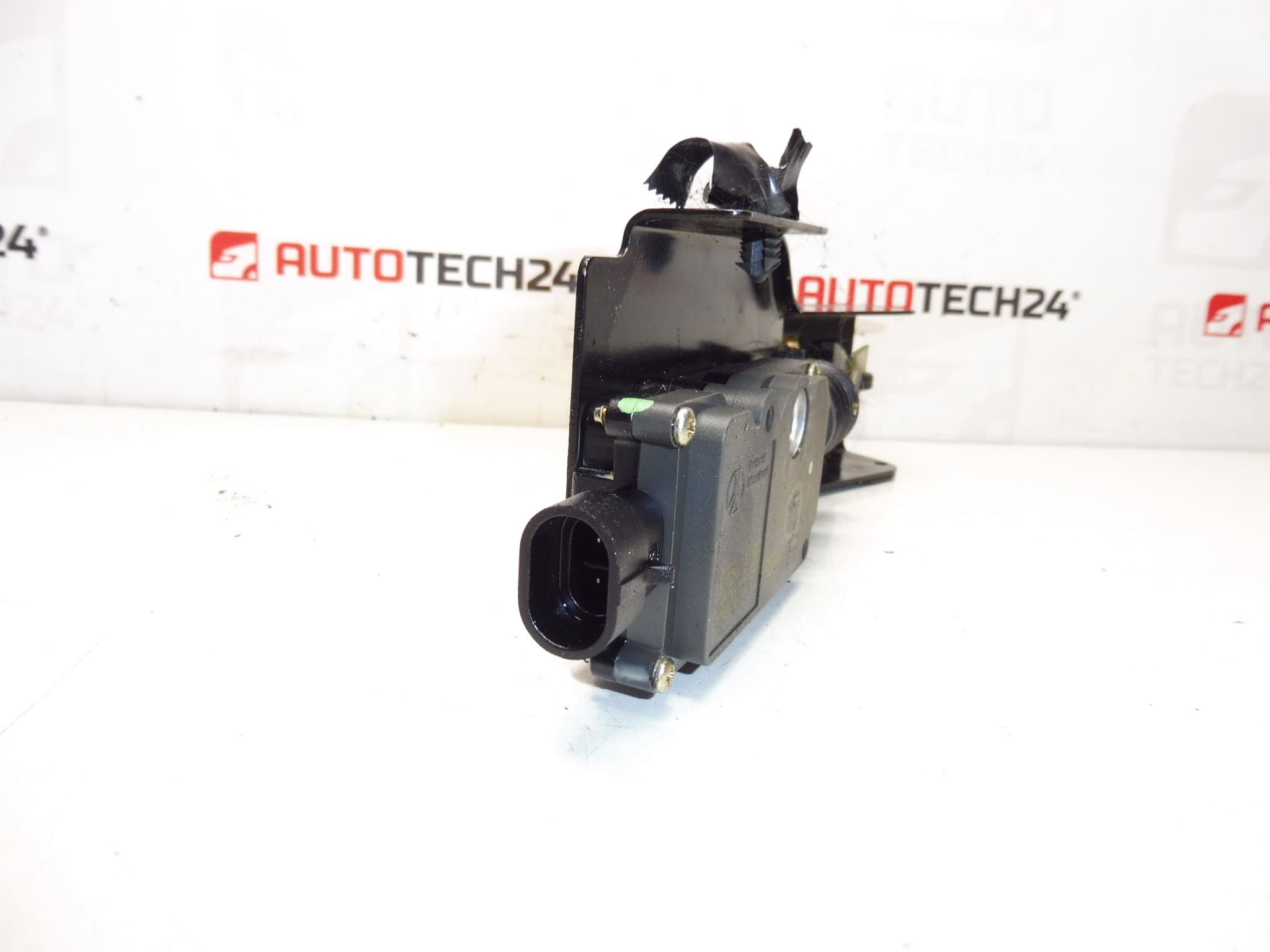 Serrure de la vitre du hayon Citroën C5 I et II Break 661527 8724A0 871971 – Image 2