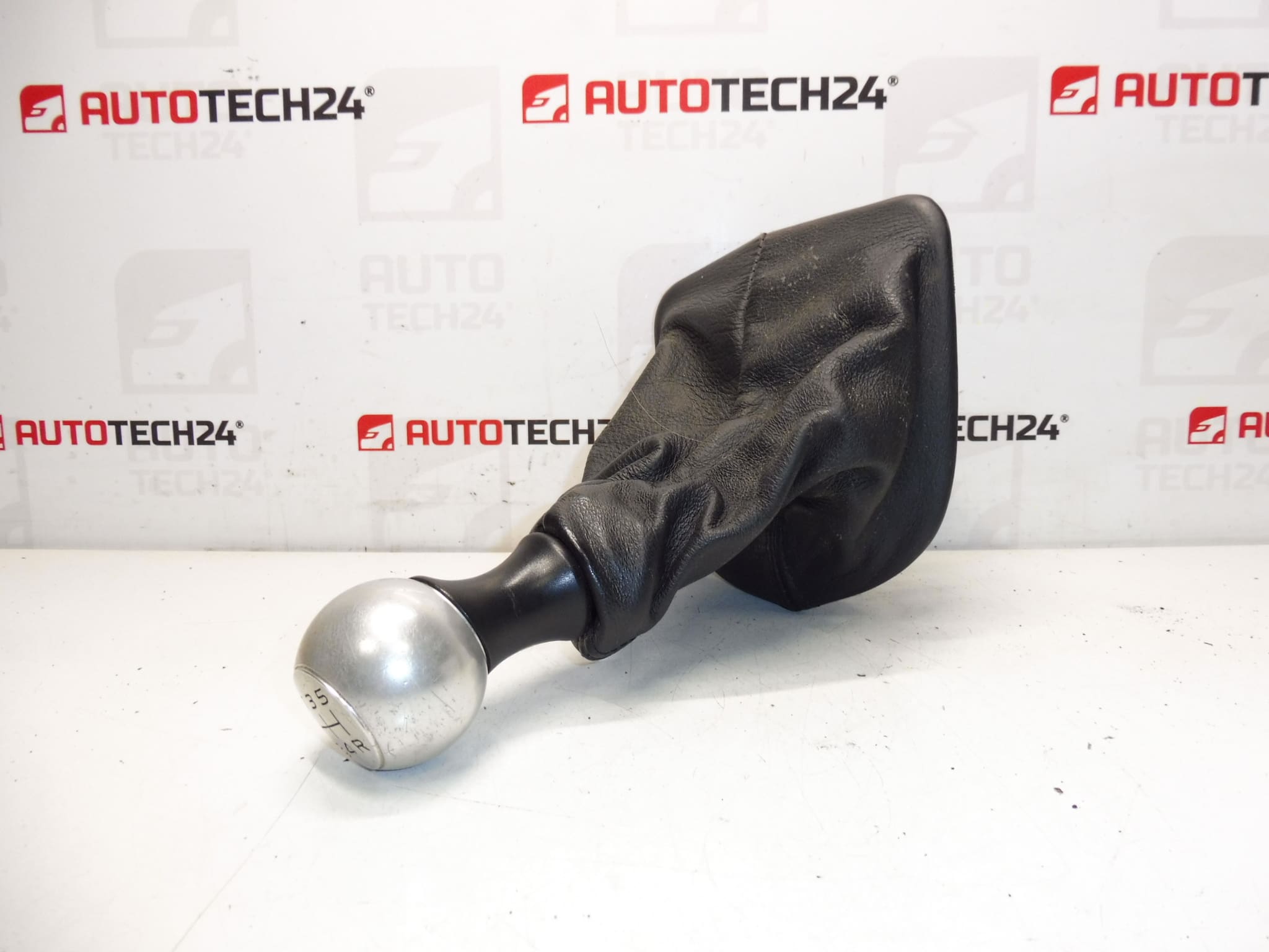 Tête de levier de vitesses Citroën Peugeot 2403CY 7588VR