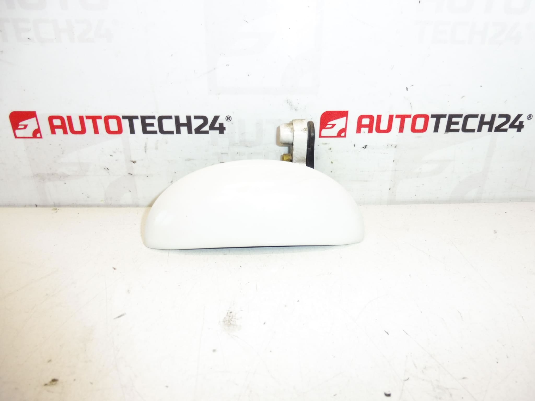 Poignée de porte avant gauche KWD Citroën C1 Peugeot 107 9101AK