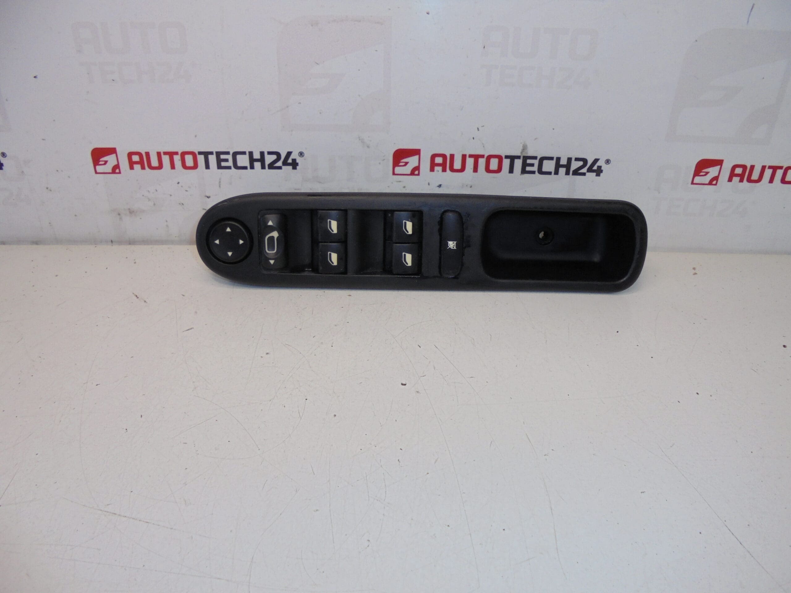 Interrupteur lève-vitre électrique Peugeot 307 96531124XT 6554KT