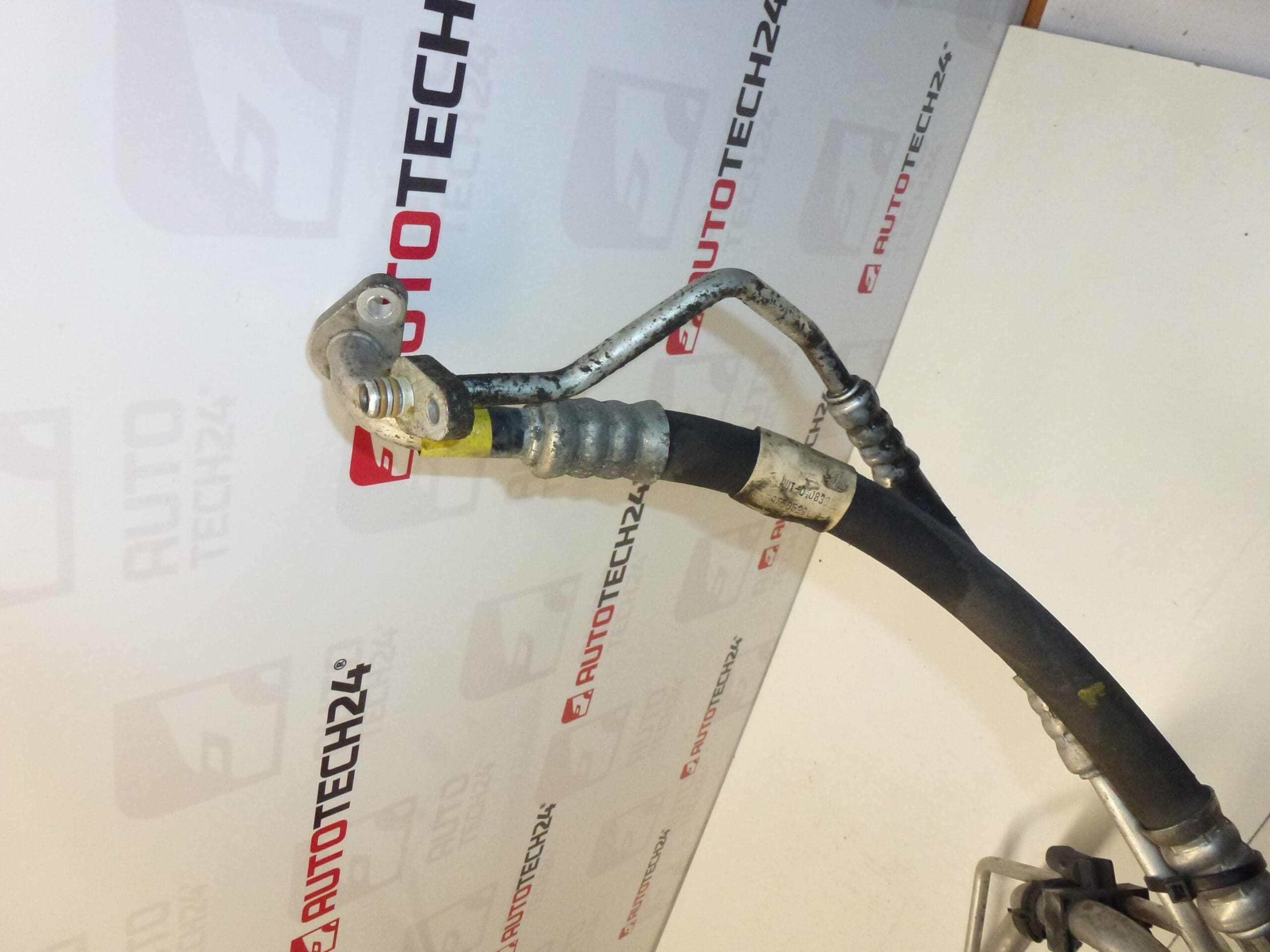 Tuyau de climatisation pour Citroën C4 / Peugeot 307 9650628180, 6460QL
