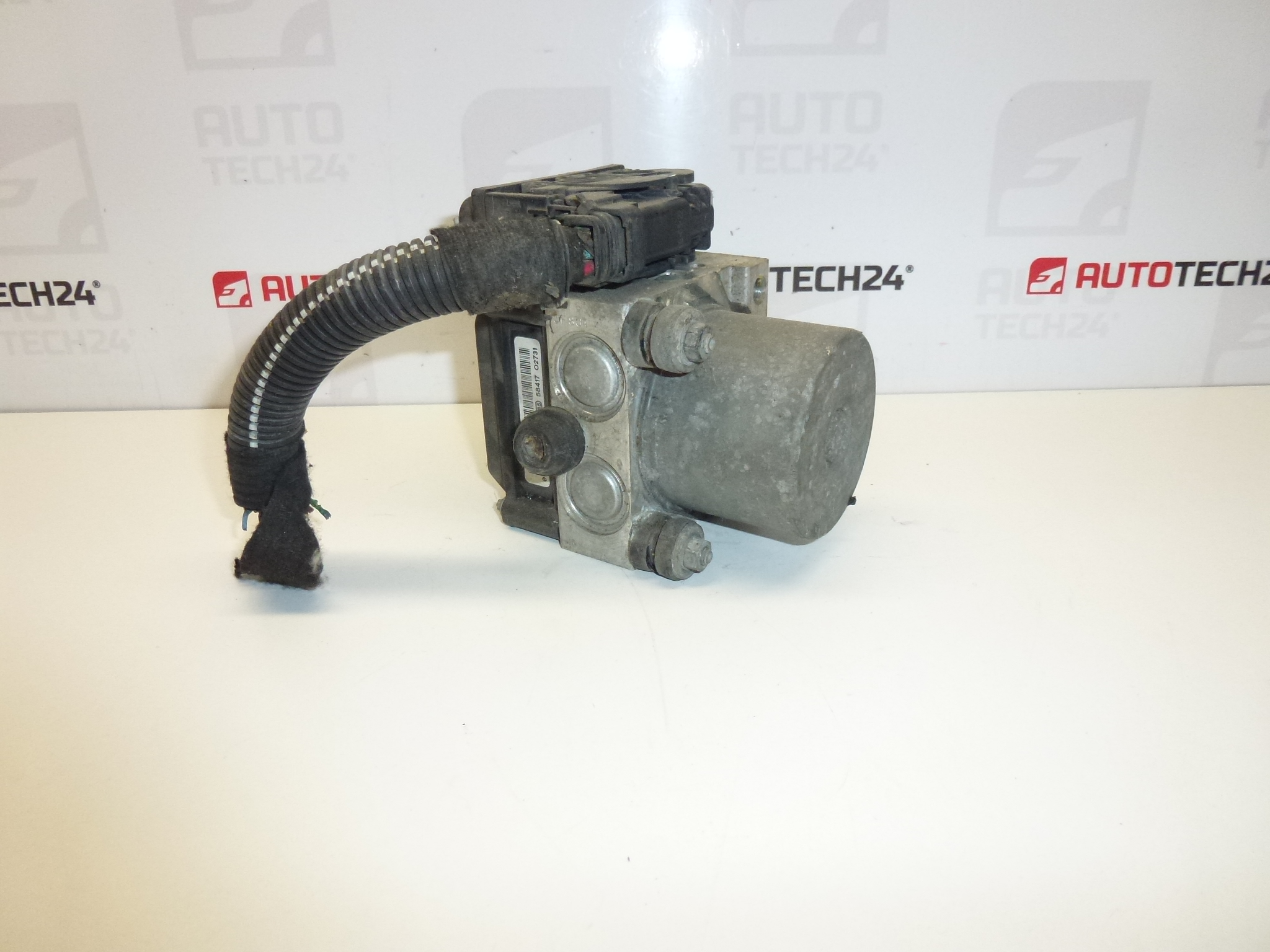 Pompe ABS avec faisceau pour Citroën C4 et Peugeot 307 9657352780 4541J1