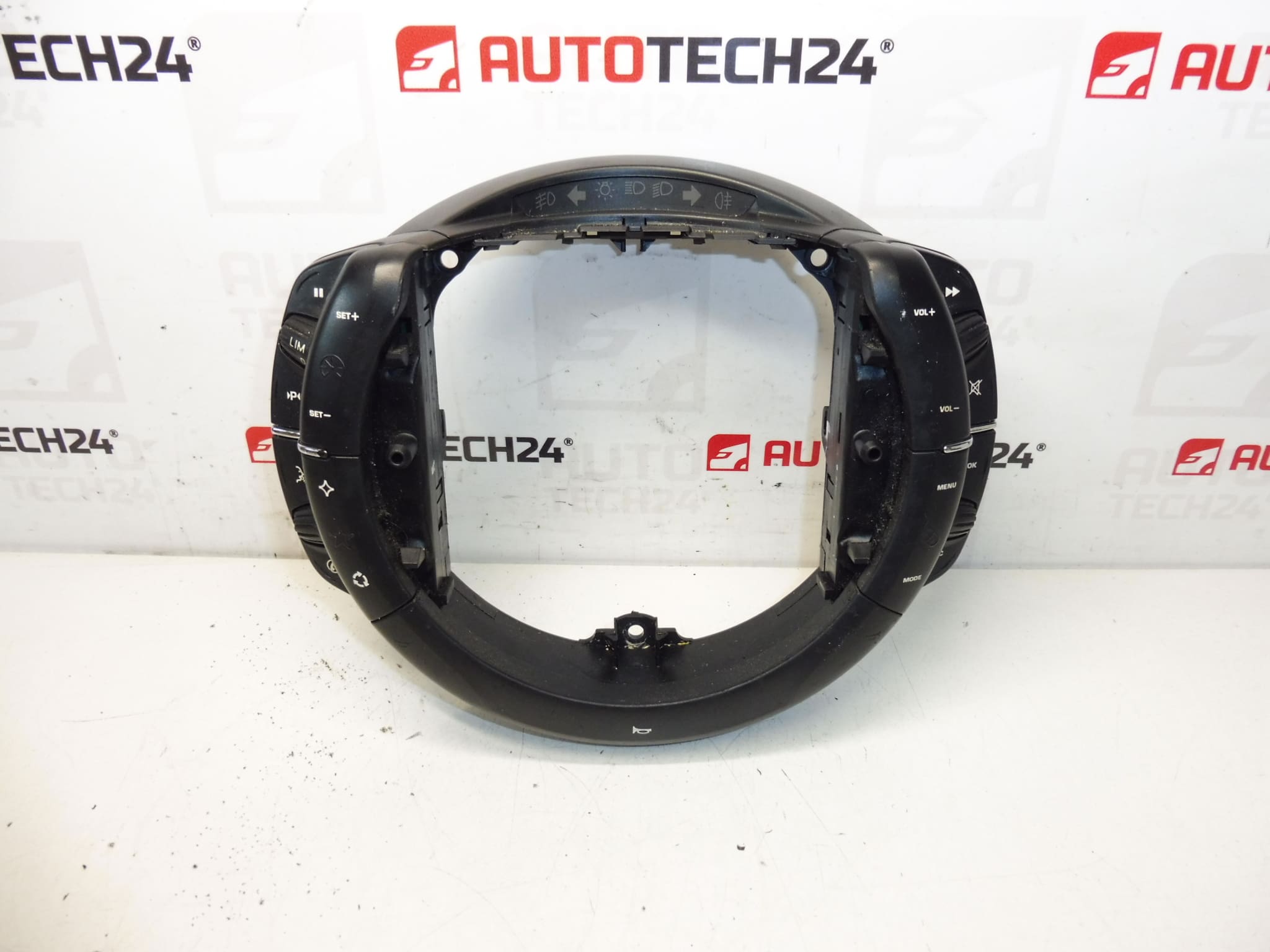 Commandes au volant Citroën C4 et Picasso 96624941ZD 6242Y9