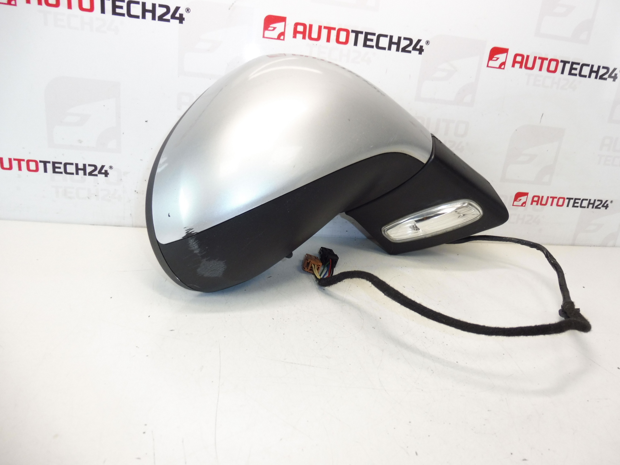 Rétroviseur droit Peugeot 207 EZRC 96806501XT 8149ZH
