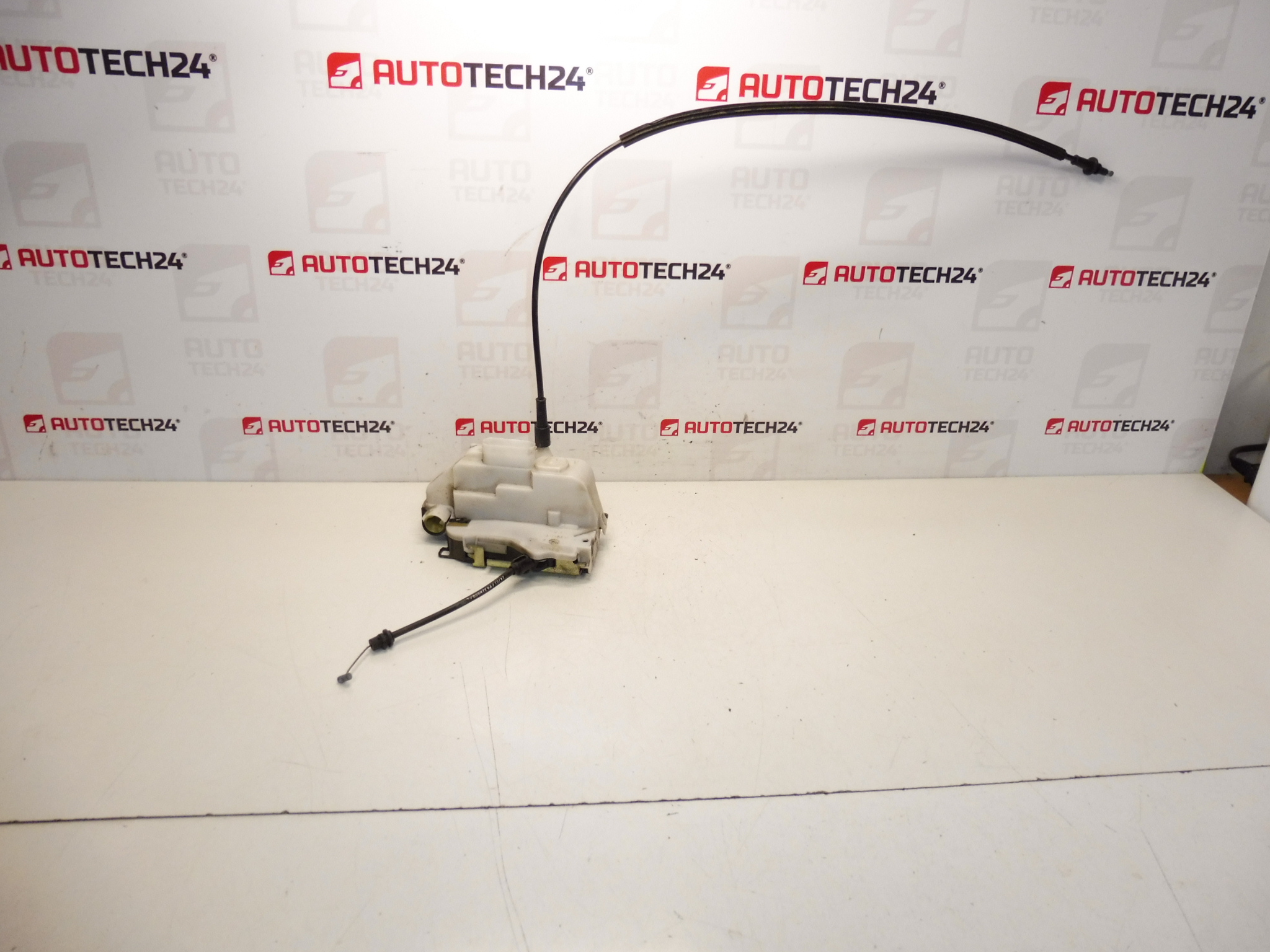 Serrure de porte droite Citroën C2 5PIN 9136Q6