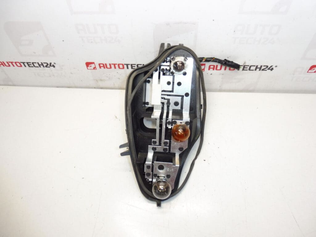 Aile pied de feu arrière droit Citroën C3 II 6351KQ