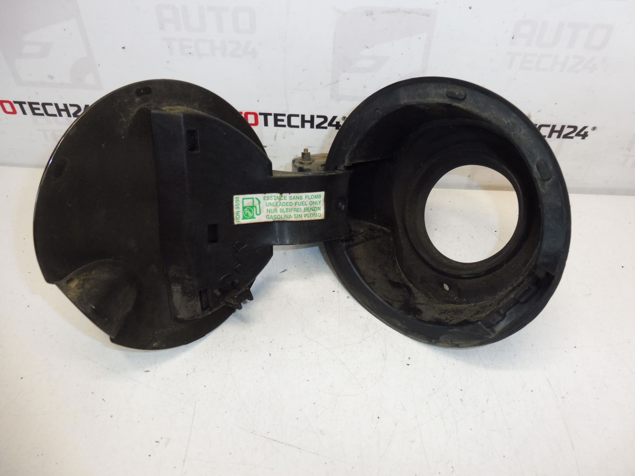 Bouchon du goulot de remplissage de carburant KDK Citroën C3 II A51 1517H3 – Image 2