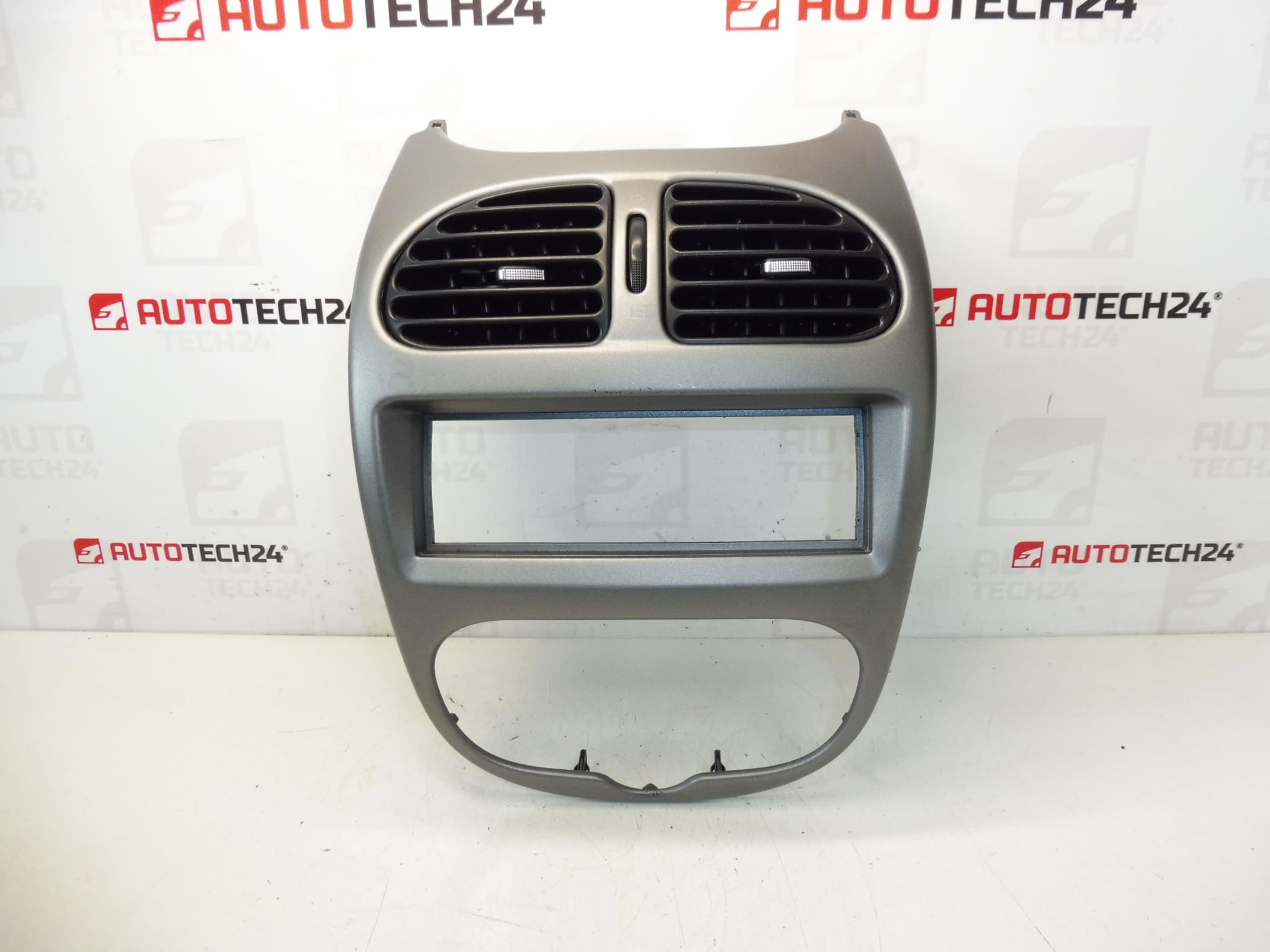 Cadre radio Peugeot 206 avec ventilateurs 8211C4