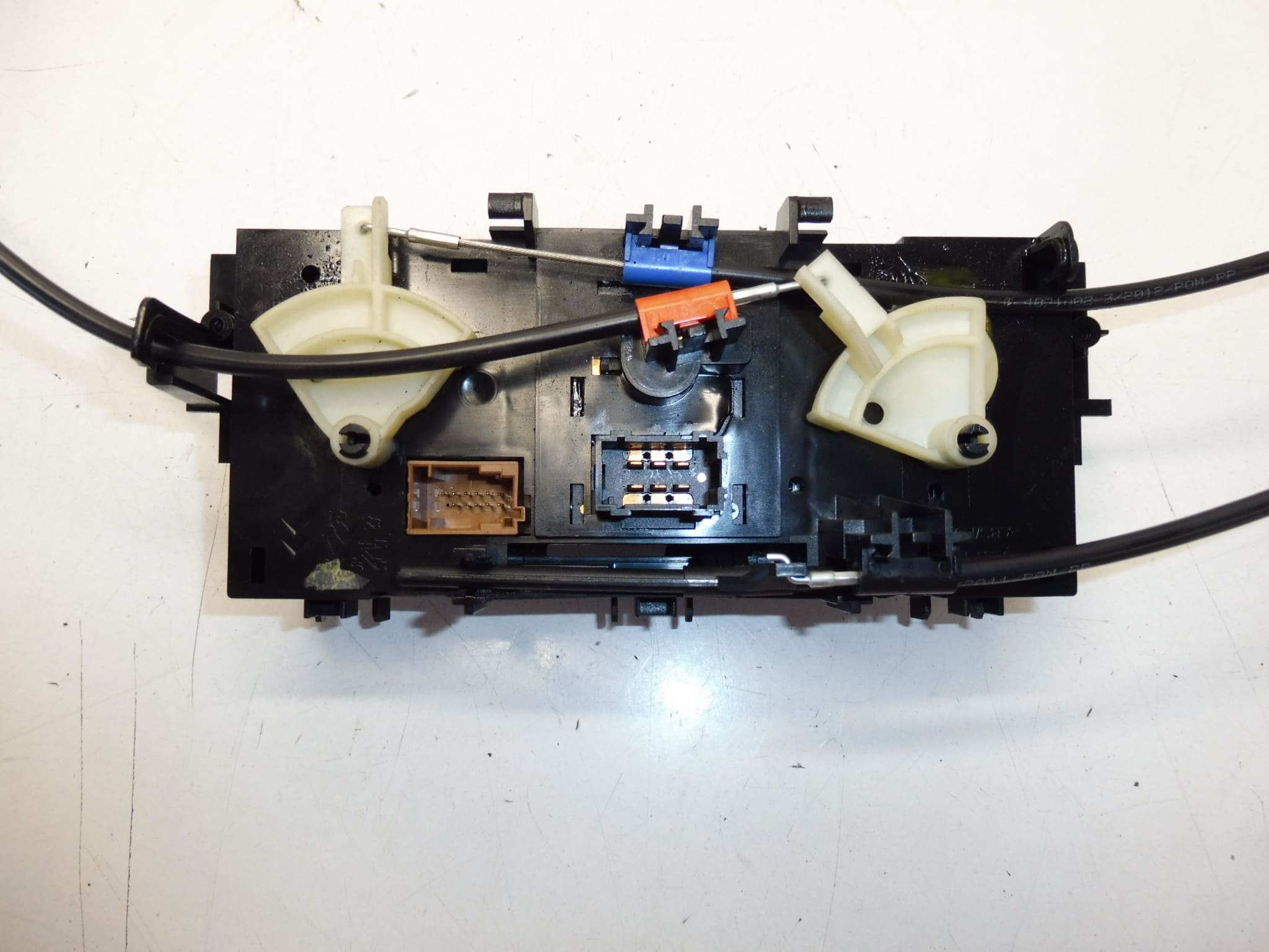 Commande de chauffage et de climatisation Citroën C3 II et DS3 9675400280 – Image 2