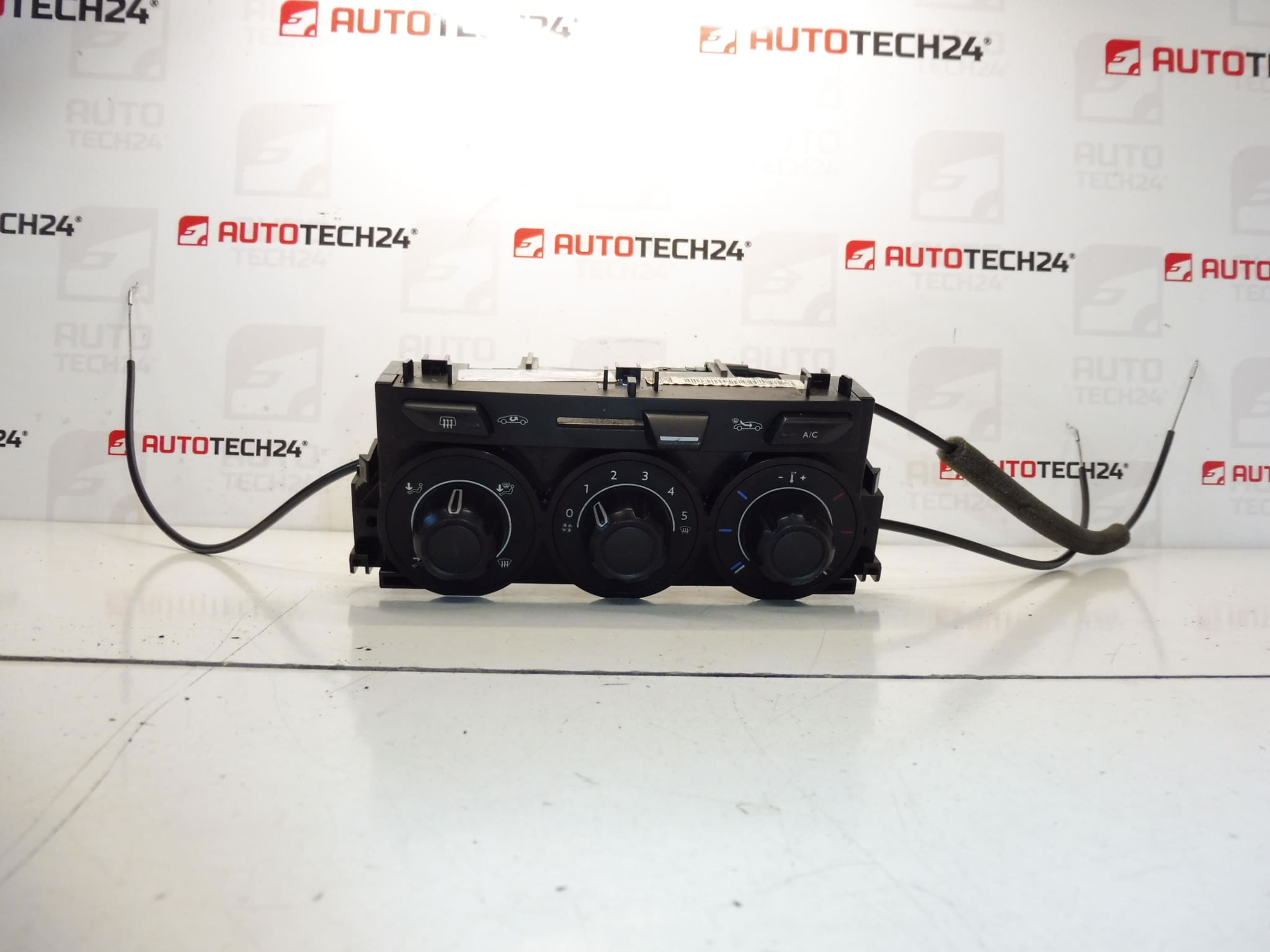 Commande de chauffage de climatisation Citroen C3 II et DS3 9675400280
