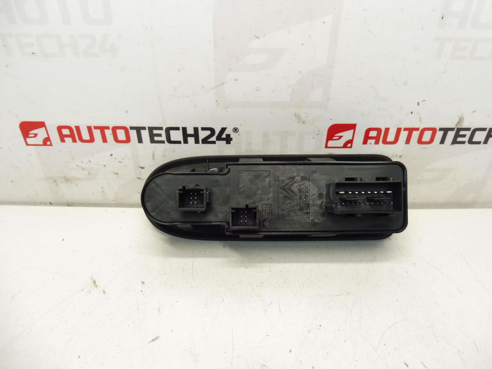 Commande lève-vitres et rétroviseurs Citroën C3 II 96652236XT 6490AZ – Image 2
