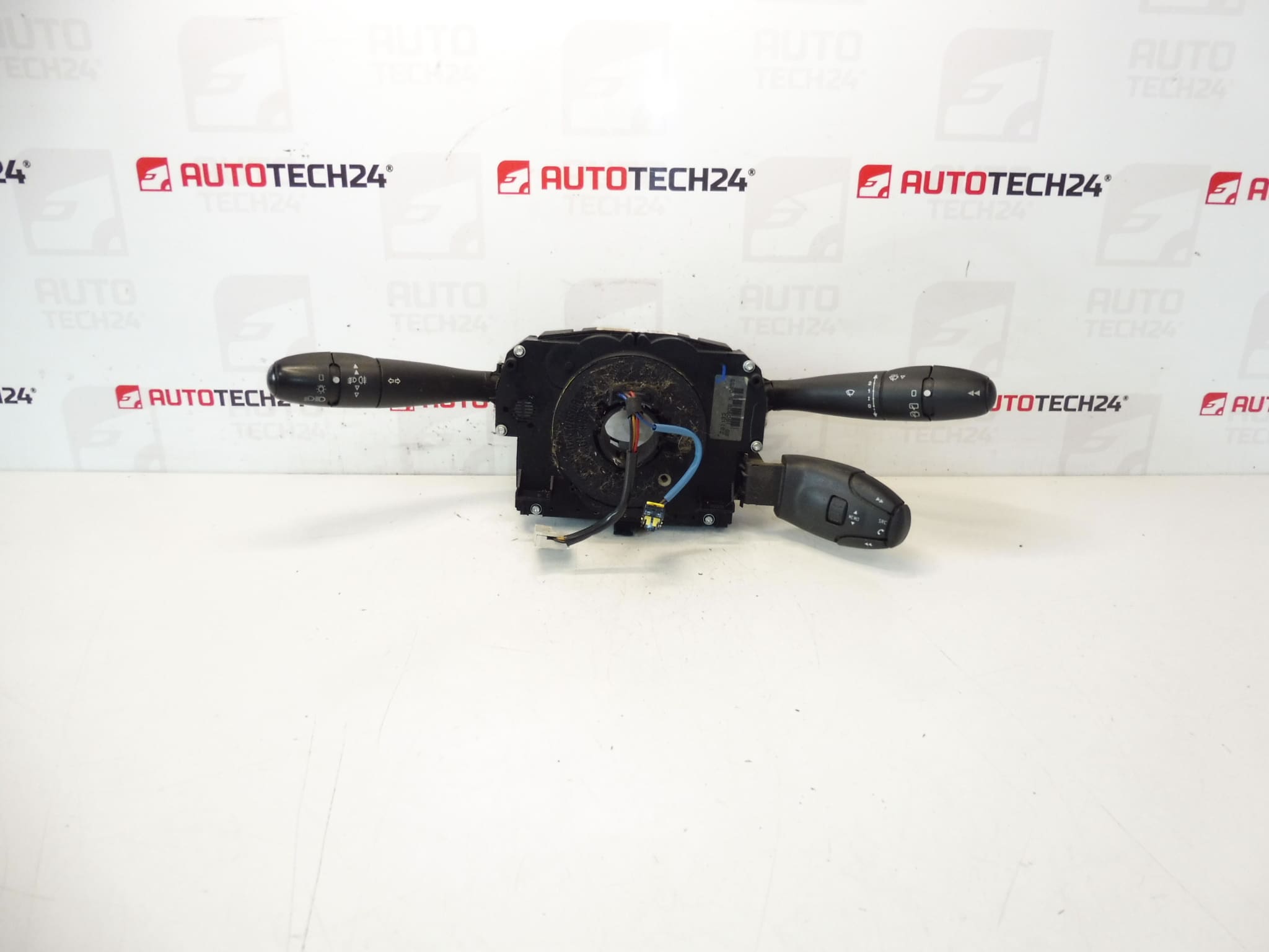 Commandes à levier Peugeot 207 96661299XT 6242YN