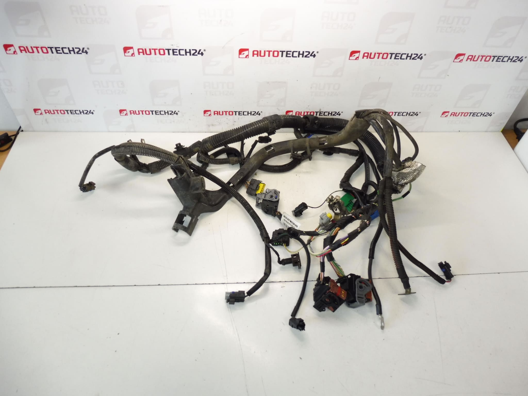 Faisceau moteur Citroën Peugeot 1.6 16V NFU 9663466280 6569FG