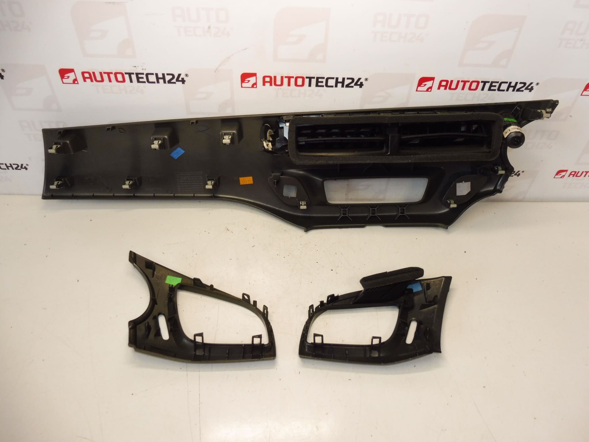Ensemble de revêtement de tableau de bord Citroën C3 II A51 9685748677 96857498ZD 96857501ZD – Image 2