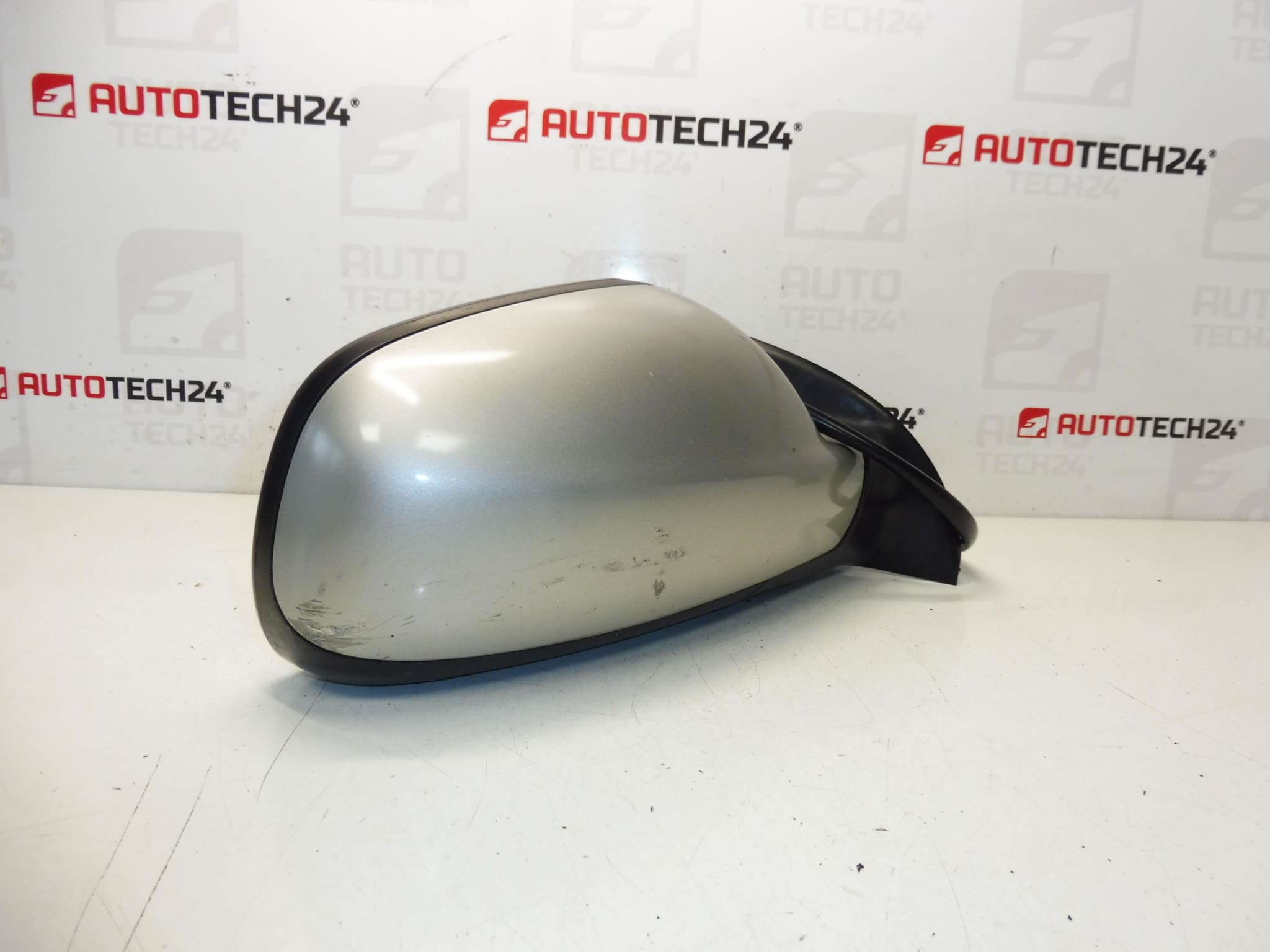 Rétroviseur droit Peugeot 307 vert ETSC 8149A