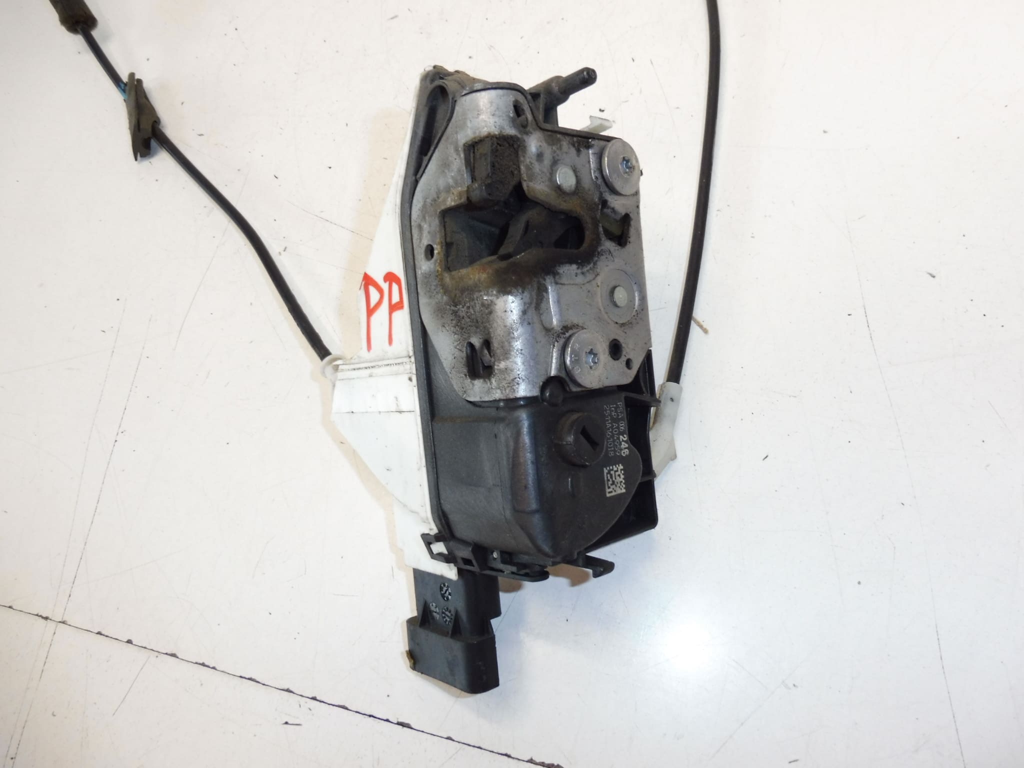 Serrure de la porte avant passager Citroën C3 II A51 9800624680 – Image 2