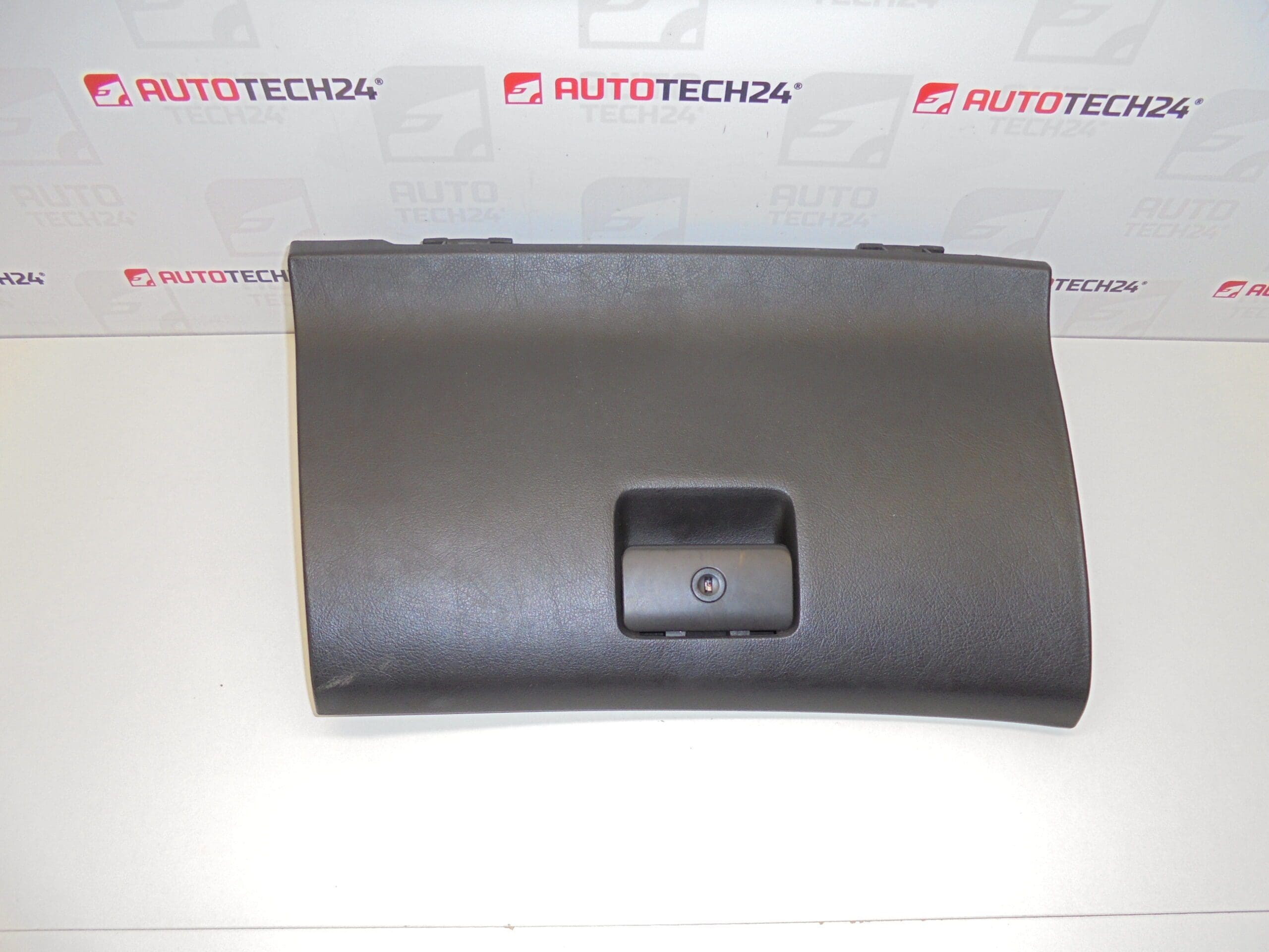 Boîte à gants Peugeot 307 8220TZ