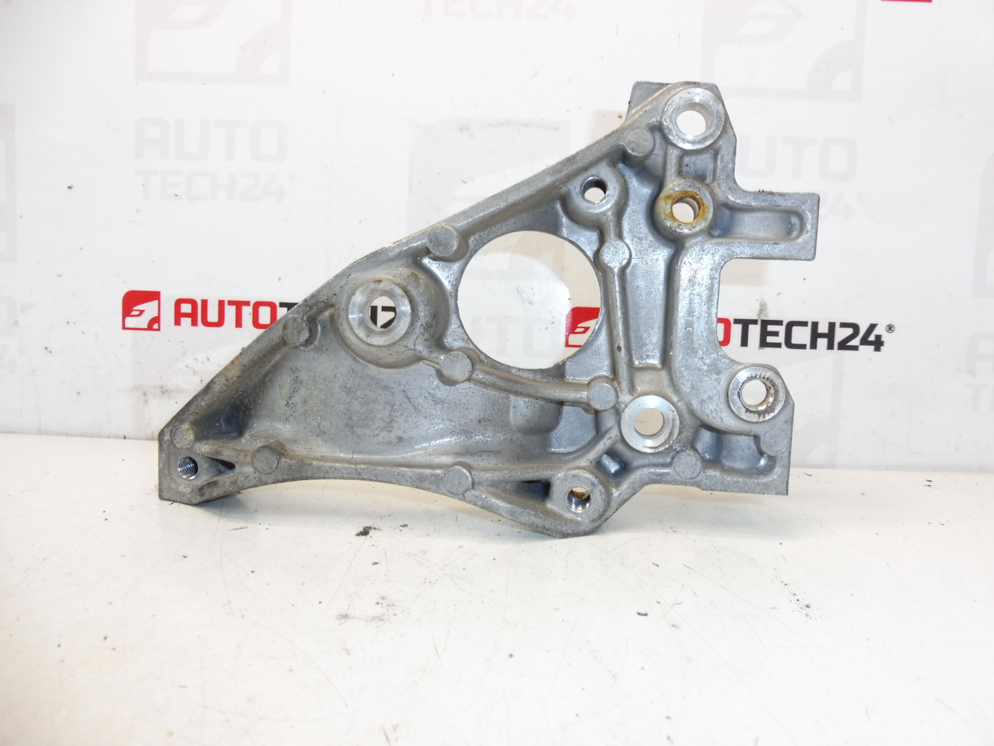 Support de compresseur de climatisation Citroën Peugeot 1.6 eHDI 9672950980 6453NS