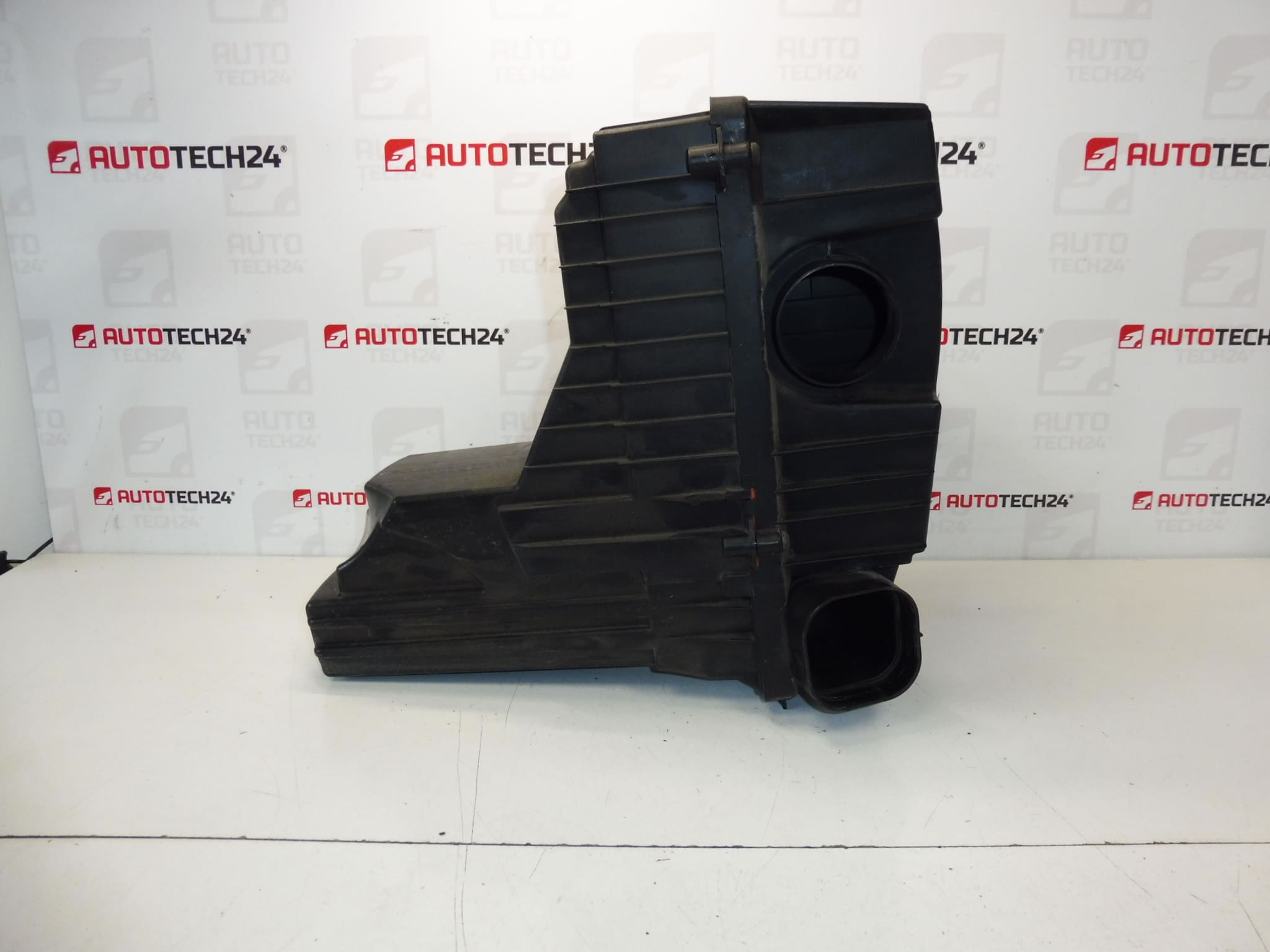 Boitier filtre Citroën Peugeot 2.0 i 9646767780 1427J9