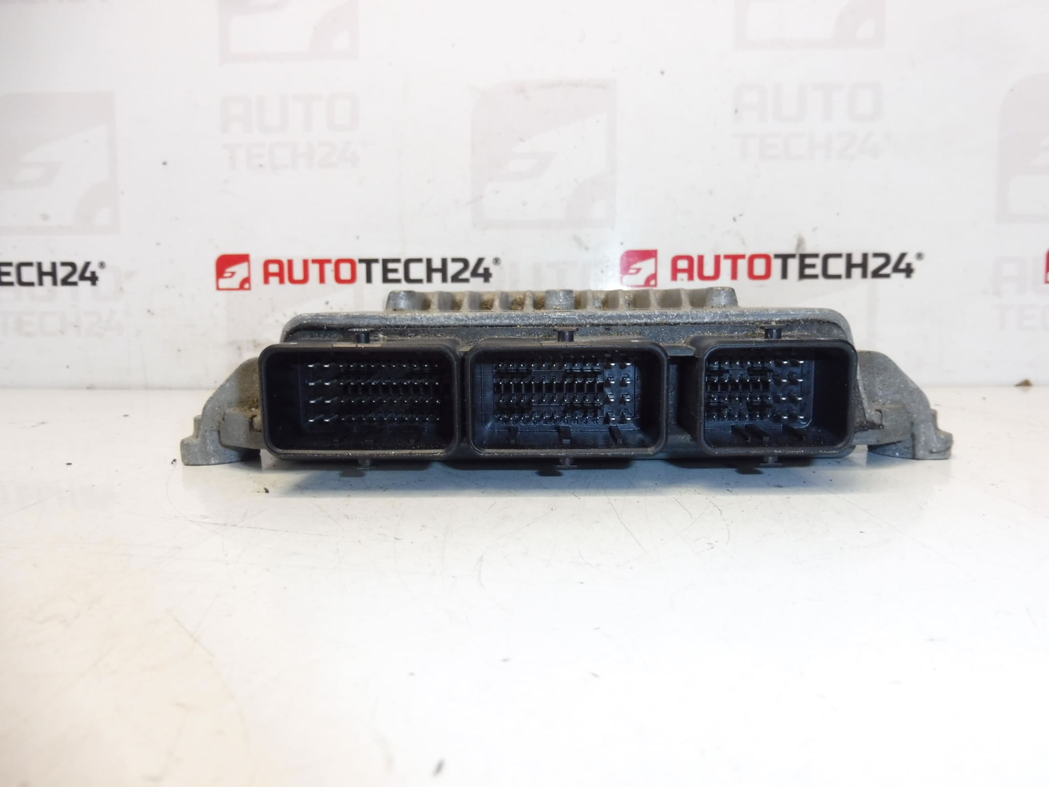Unité de commande moteur (ECU) Siemens VDO SID803A 5ws40690B-T 9661642180 9666095880 – Image 2