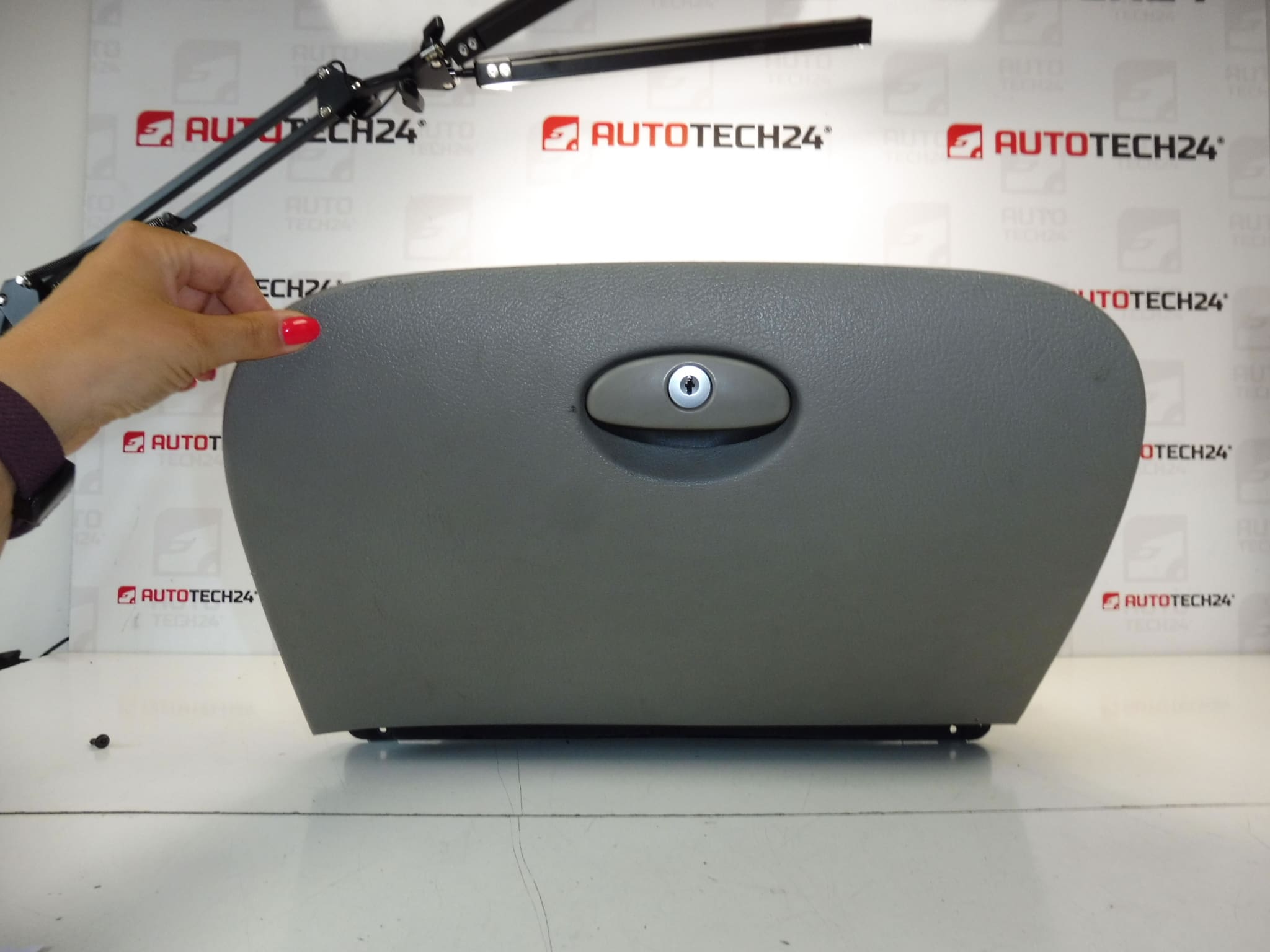 Coffre de rangement Citroën C5 9632612977 8220RG