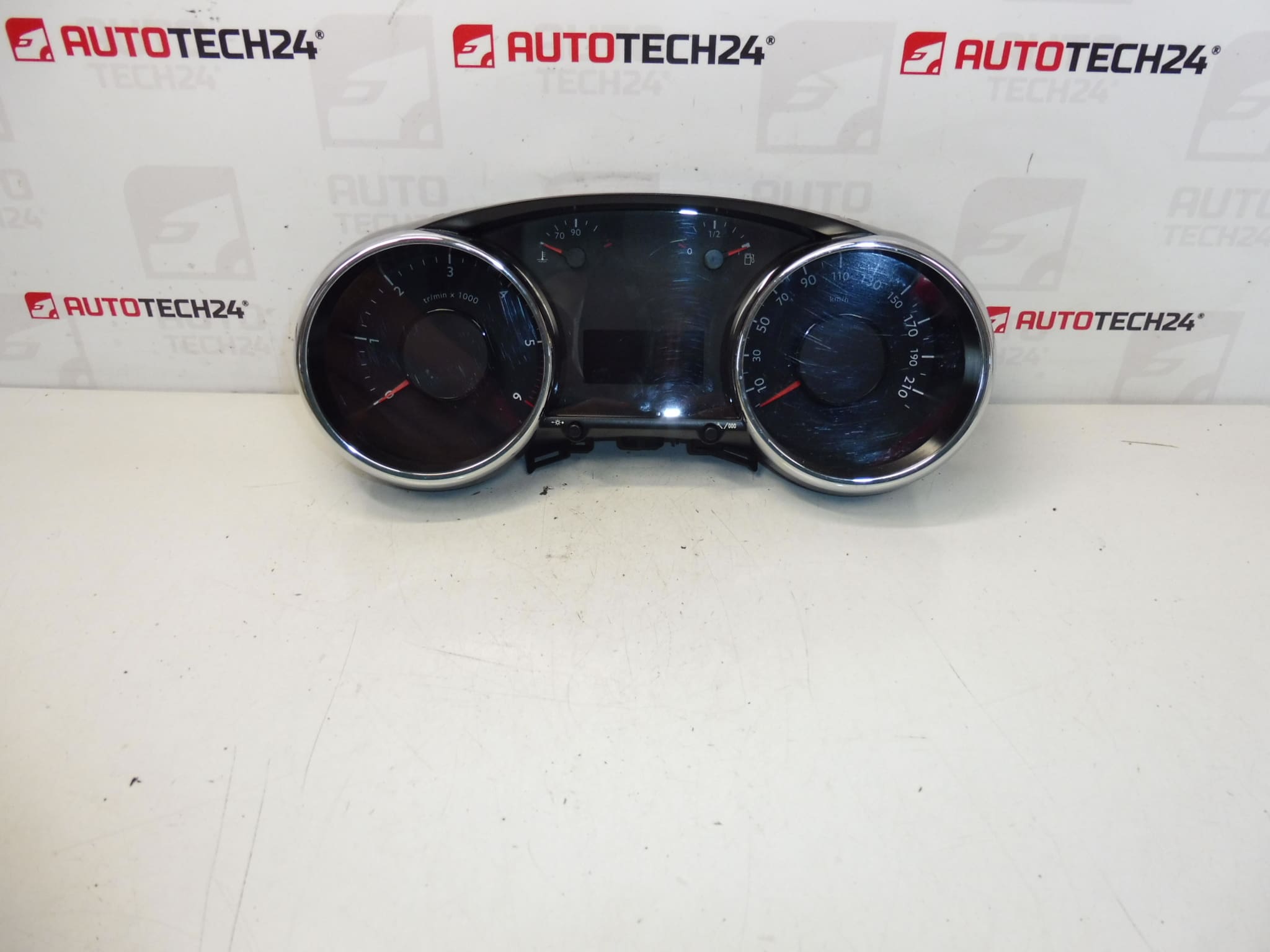 Compteur de vitesse 98000km Peugeot 3008 5008 9805232380 9810462780