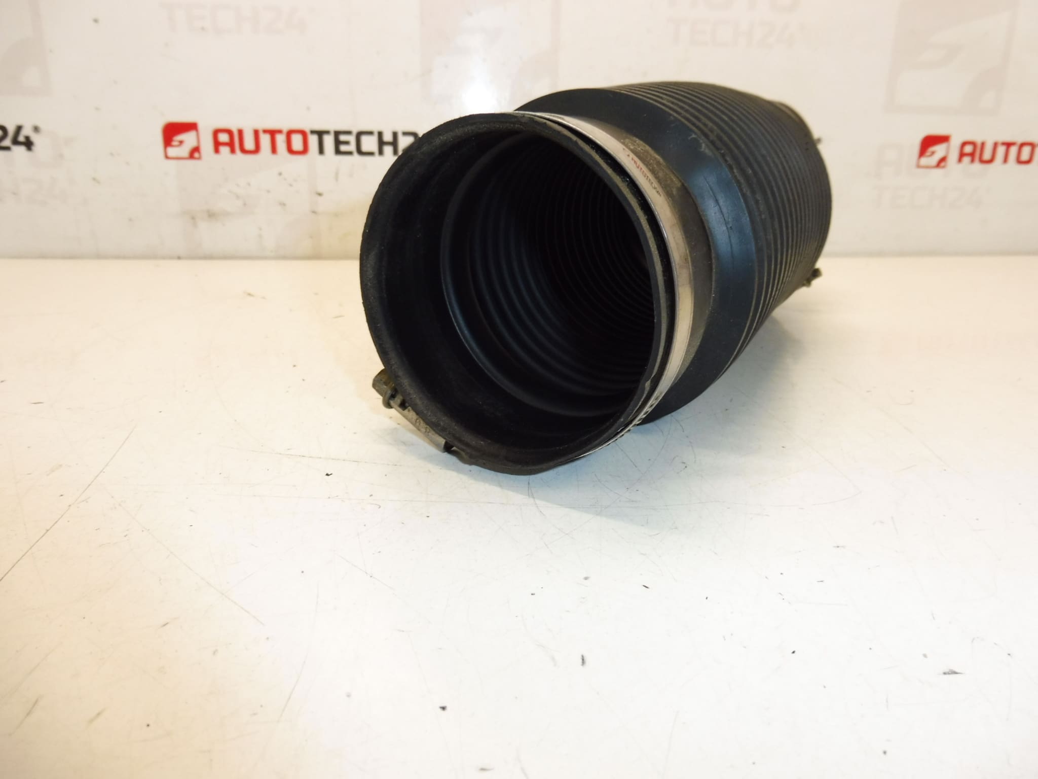 Raccord du résonateur d'admission d'air pour Citroën Peugeot 2.0 i 9626612880 14265E – Image 2