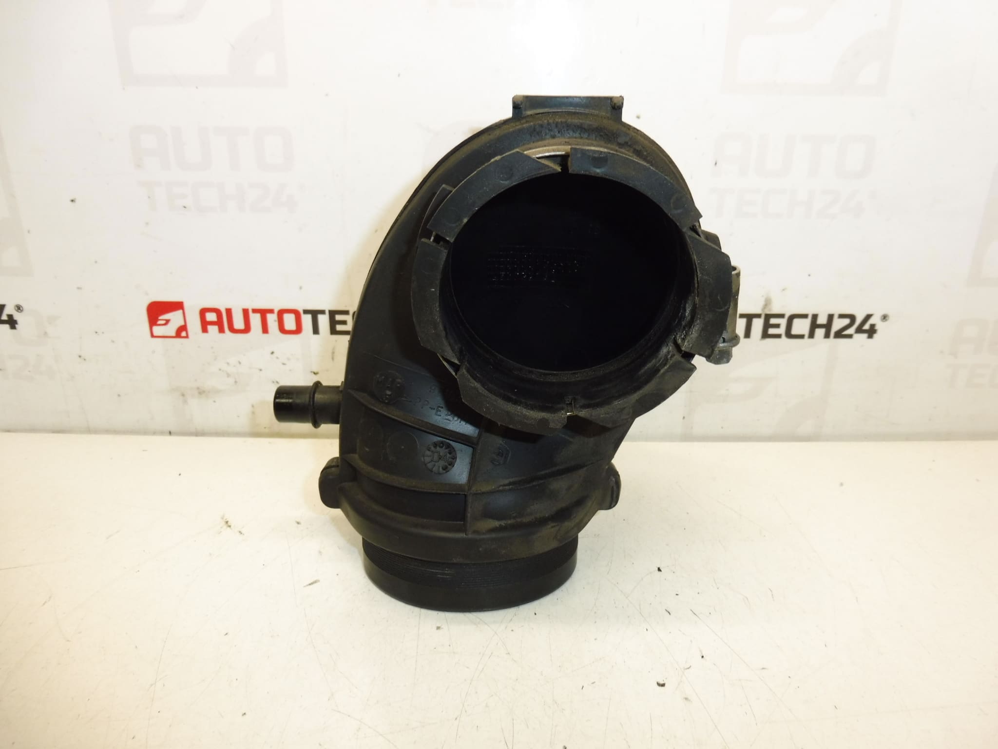 Raccord du résonateur d'admission d'air Citroën Peugeot 2.0 i 9641733880 143431 – Image 2