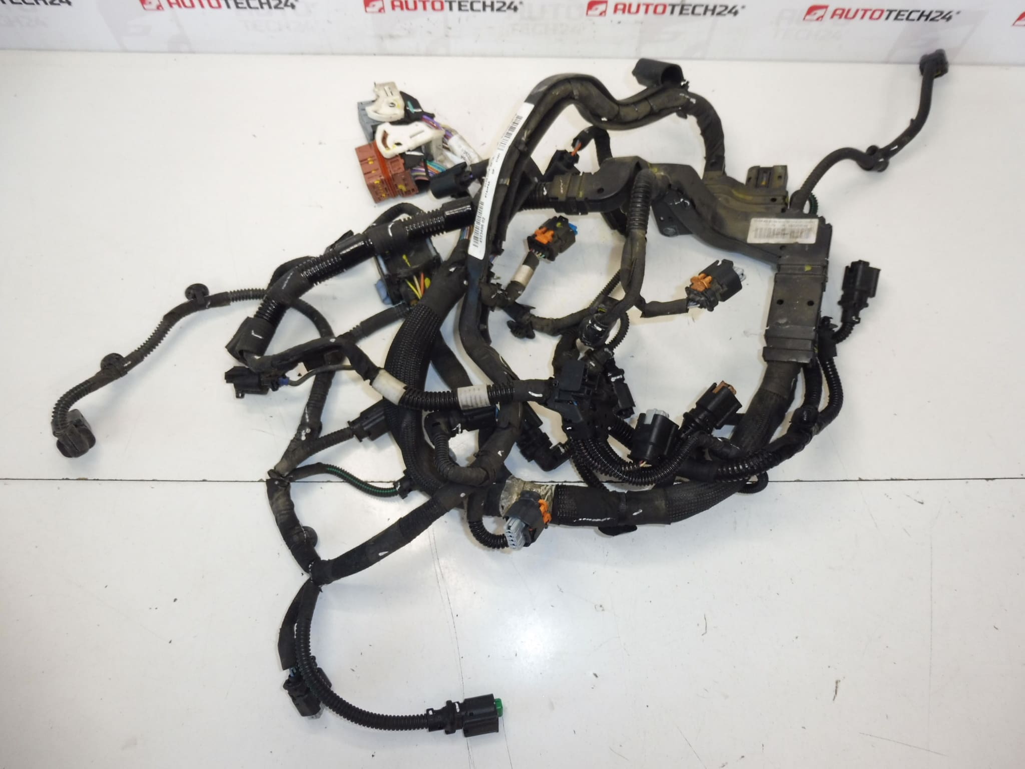 Faisceau moteur principal 1.6 e-HDI Citroën Peugeot 9803029080 – Image 2