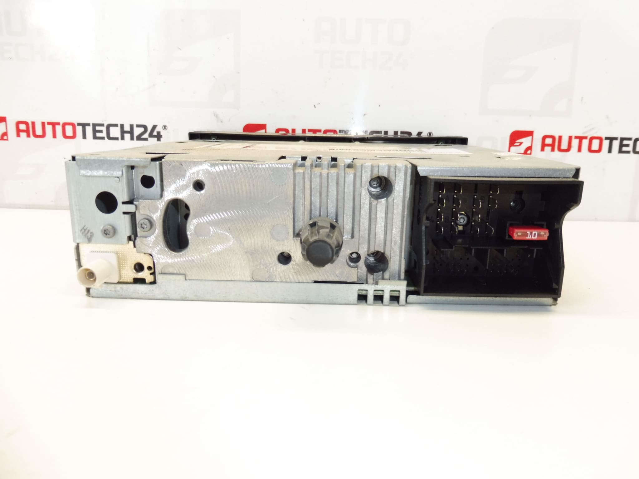 Autoradio Blaupunkt RD4 N1-02 pour Citroën et Peugeot (d'occasion) - réf. 9660646477