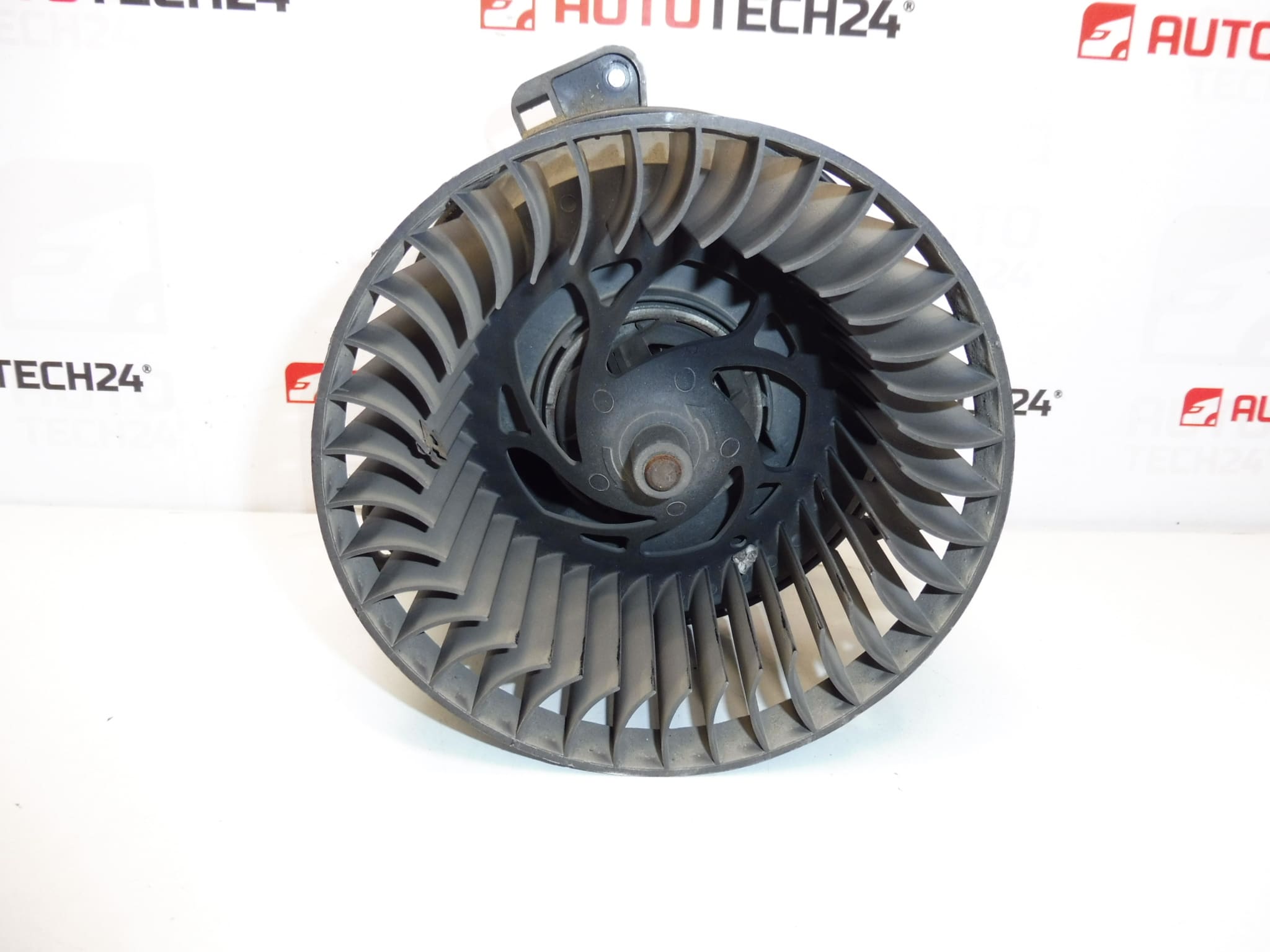 Ventilateur de chauffage Citroën Peugeot 030666P 6441R4