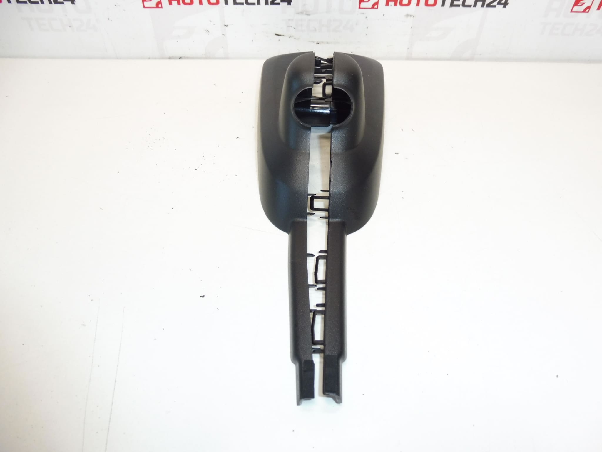 Cache rétroviseur intérieur Peugeot 3008 et 5008 8153XT 8153XV