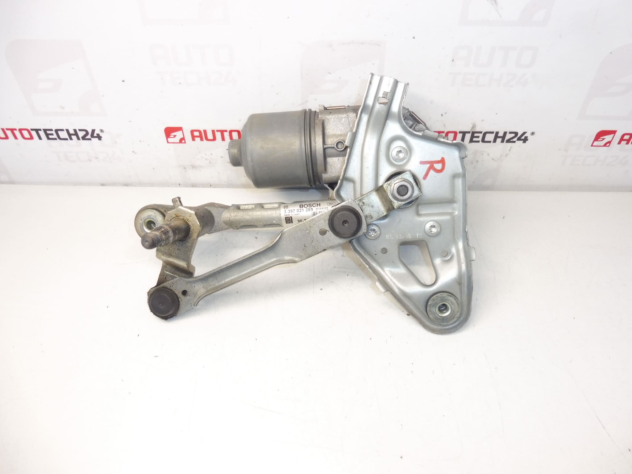 Moteur d'essuie-glace avant droit Peugeot 3008 5008 9671062380 6405PX 6405PA