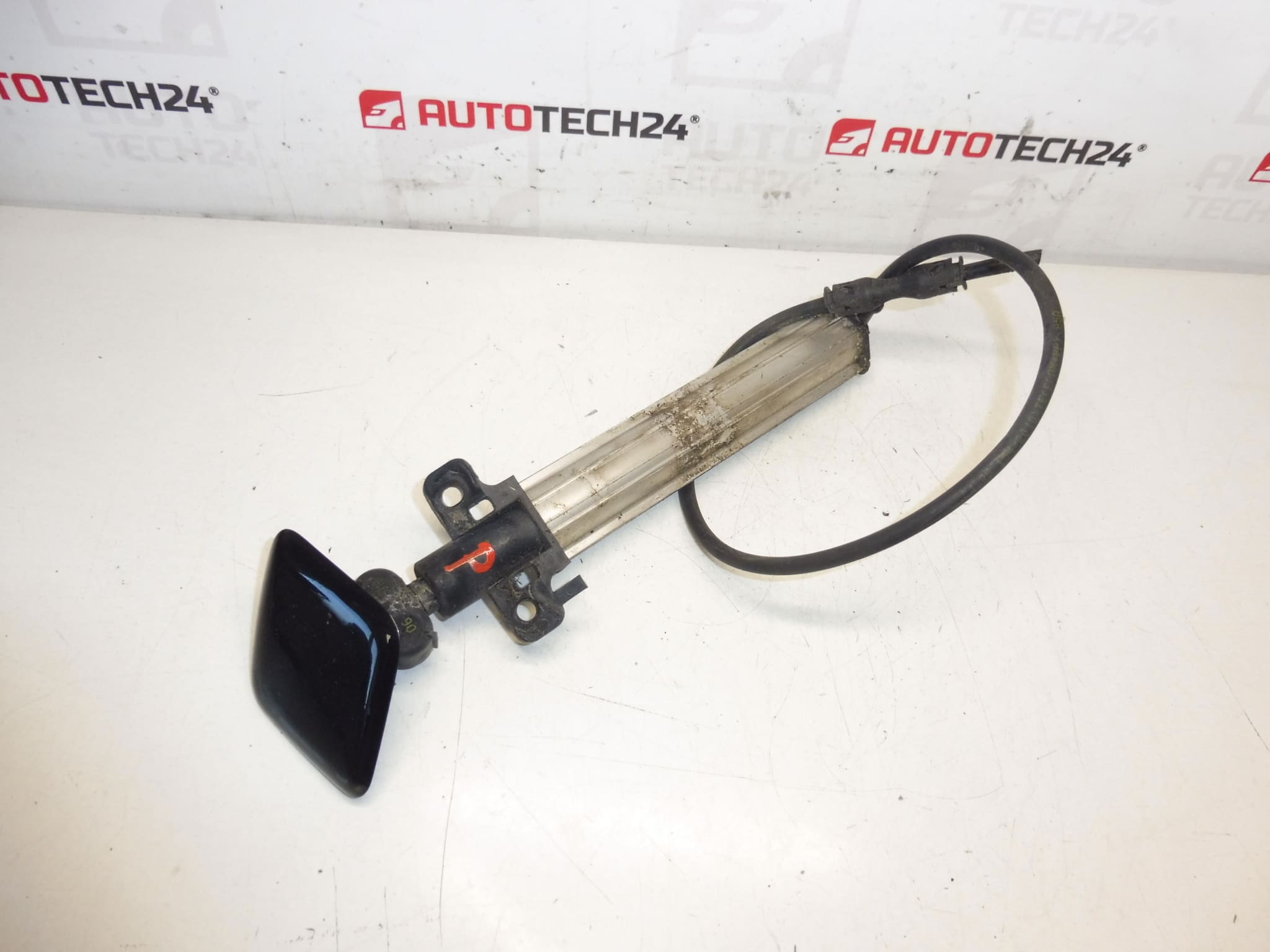 Buse Lave-phare Droit Peugeot 308 T7 6438Y8 6438Z0
