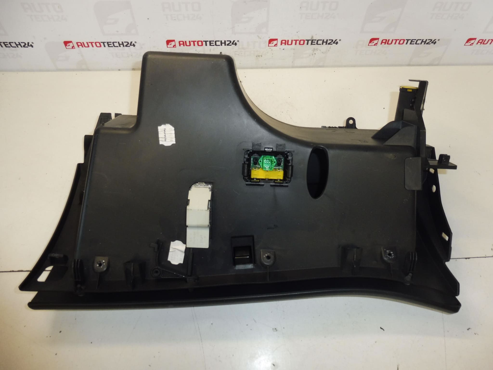 Boîte à gants Citroën C4 Picasso 8218FH 8218FF 8226CY – Image 2