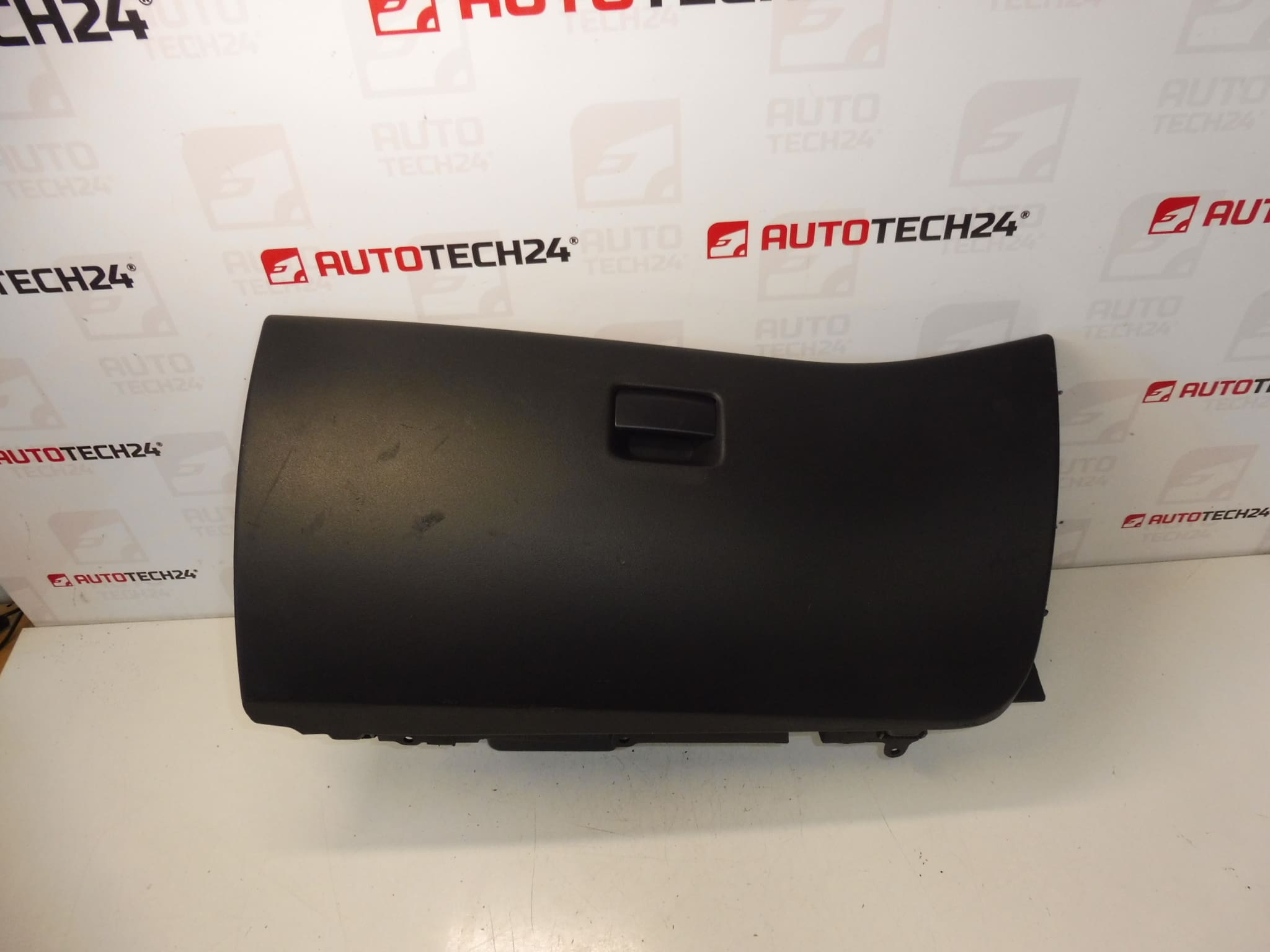Coffre de rangement Citroën C4 Picasso 8218FH 8218FF 8226CY